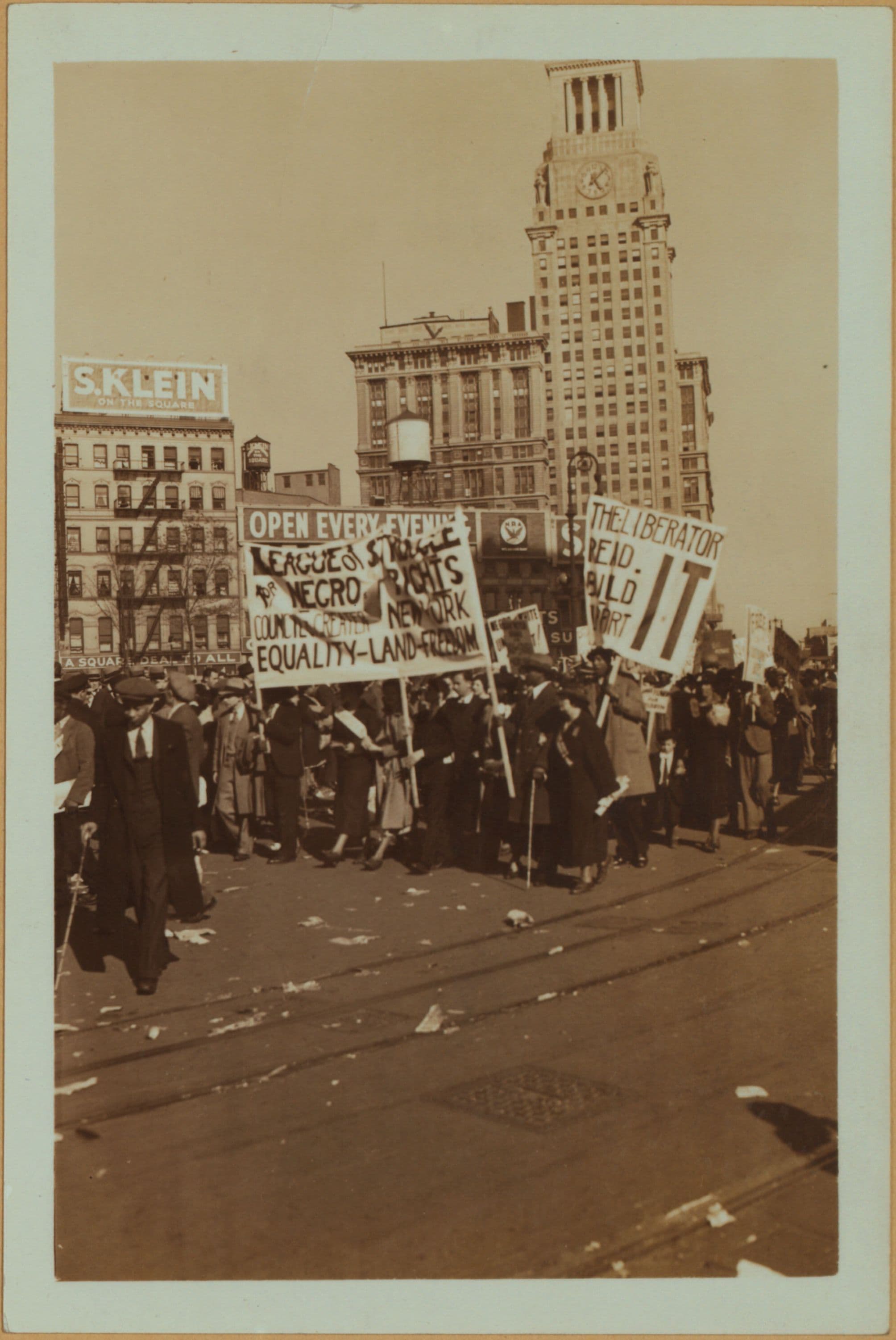 Celebrations - Parades - Municipal Events - Communist Demonstrators