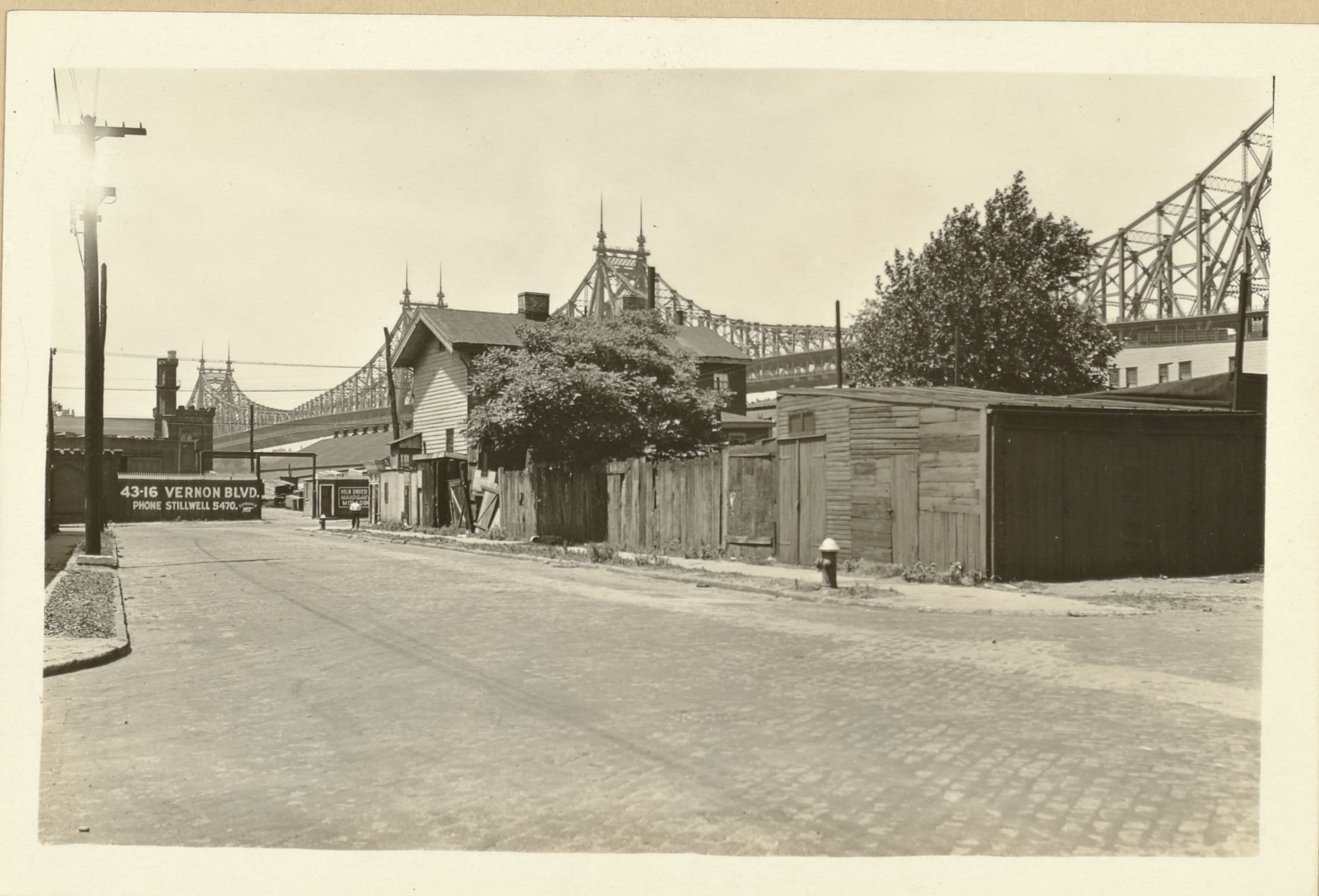 Queens: Vernon Boulevard - 43rd Road, 1925–1932