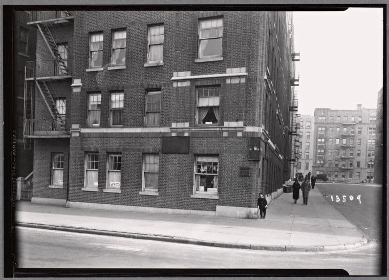 closer view of #13508: 400 E. 145th St.-Willis Av, Bronx