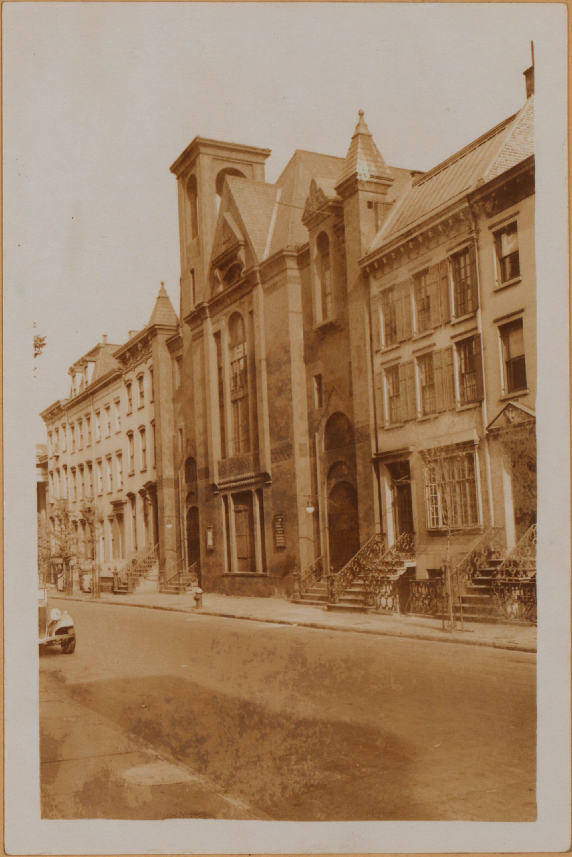 Manhattan: 11th Street (West) - Waverly Place
