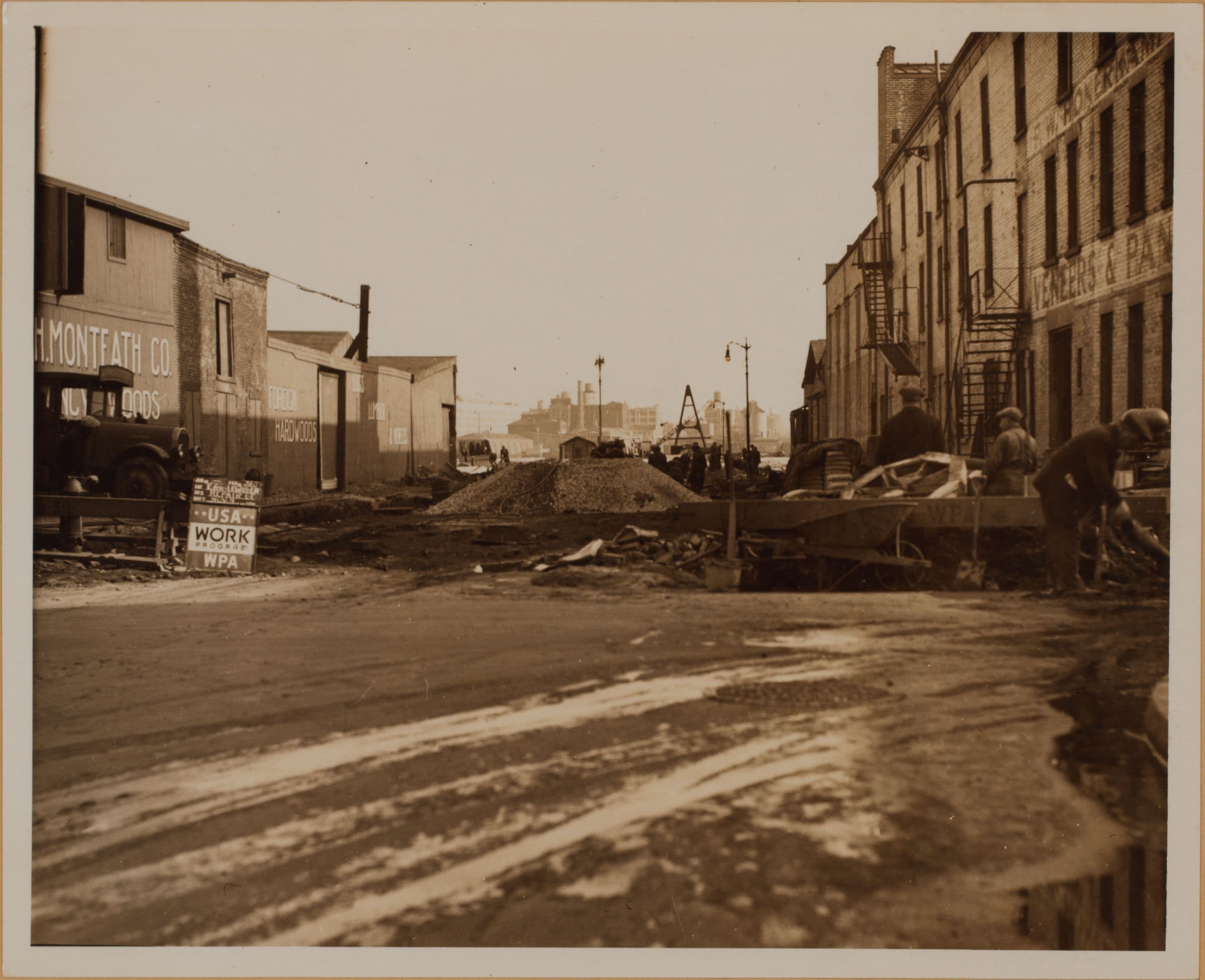 Manhattan: 6th Street (East) - Lewis Street