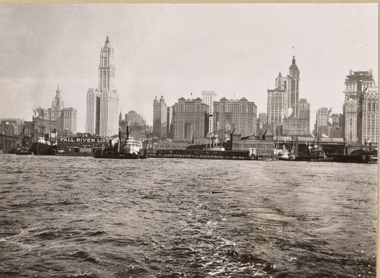 North (Hudson) River - River scenes - Lower Manhattan skyline - [Adams Express Building - Bankers Trust Company - Equitable Trust Company - Singer Manufacturing Company - West Street Building - Woolworth Building - Municipal Building - Hudson Railroad Terminal - Bank of Manhattan - City Bank-Farmers Trust Company - Downtown Athletic Club - Irving Trust Company.]