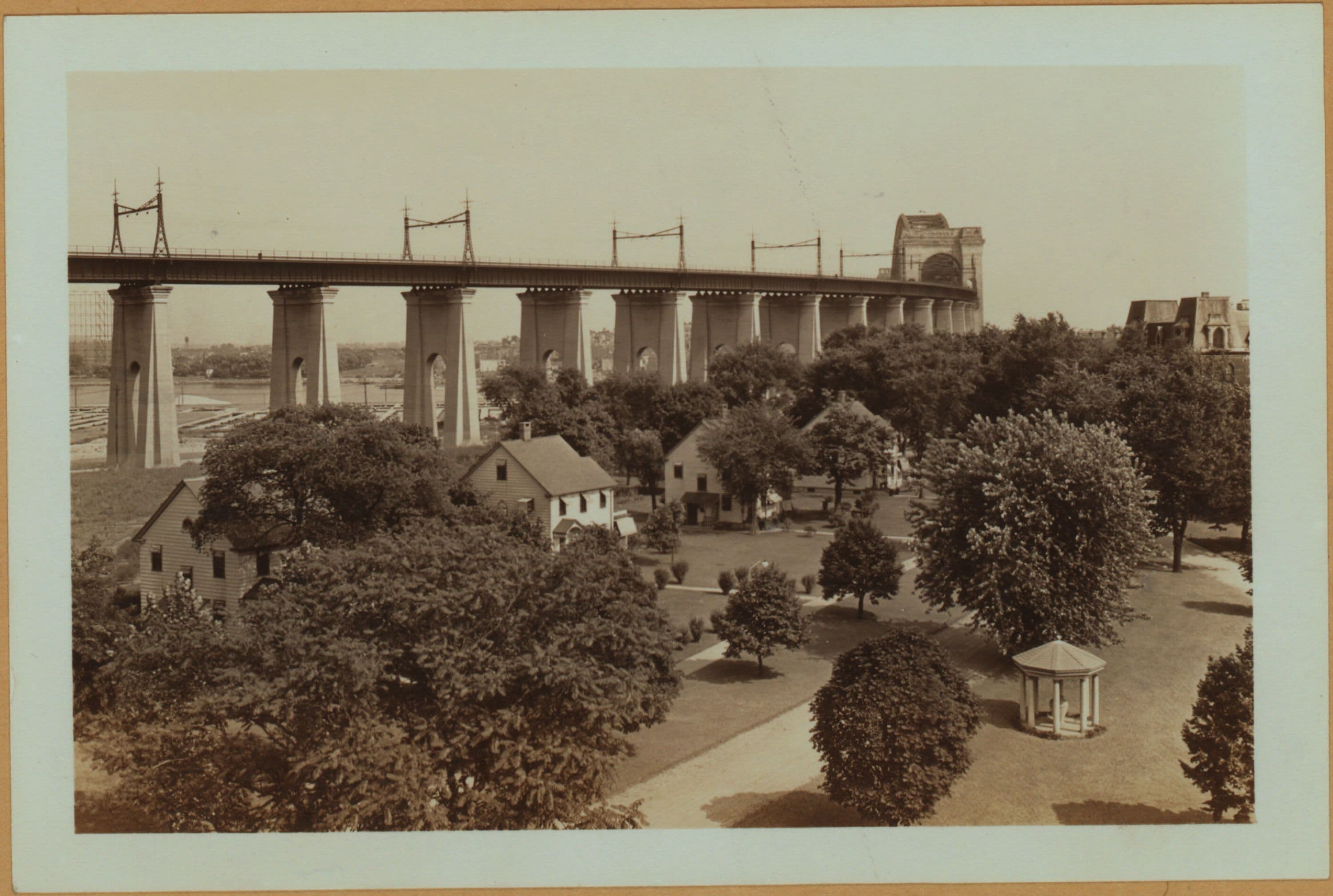 Bridges - Hell Gate Bridge - [The bridge begins at Port Norris, Bronx, spanning Ward's and Randall's Islands, to Astoria, Queens.]
