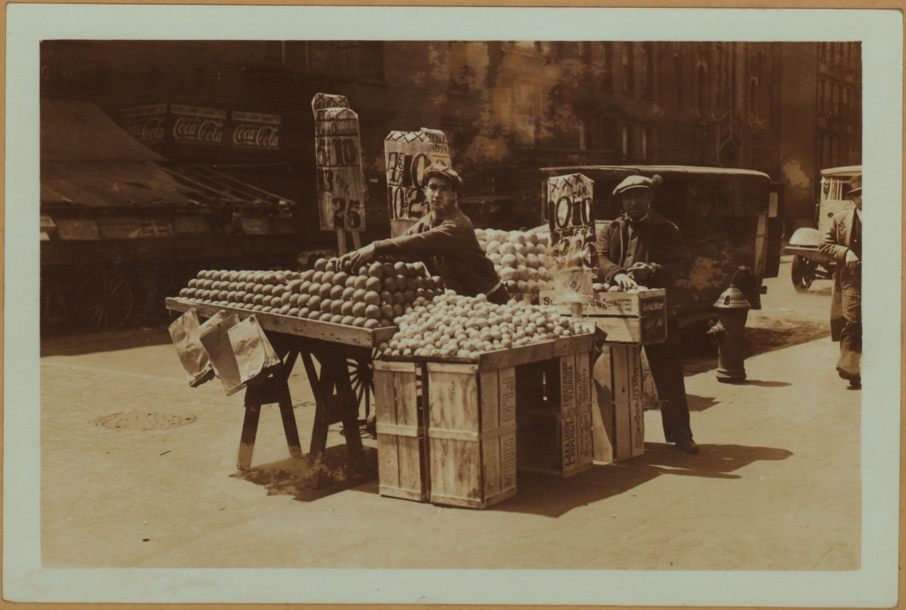 Occupations - Peddlers - Food - Fruit.
