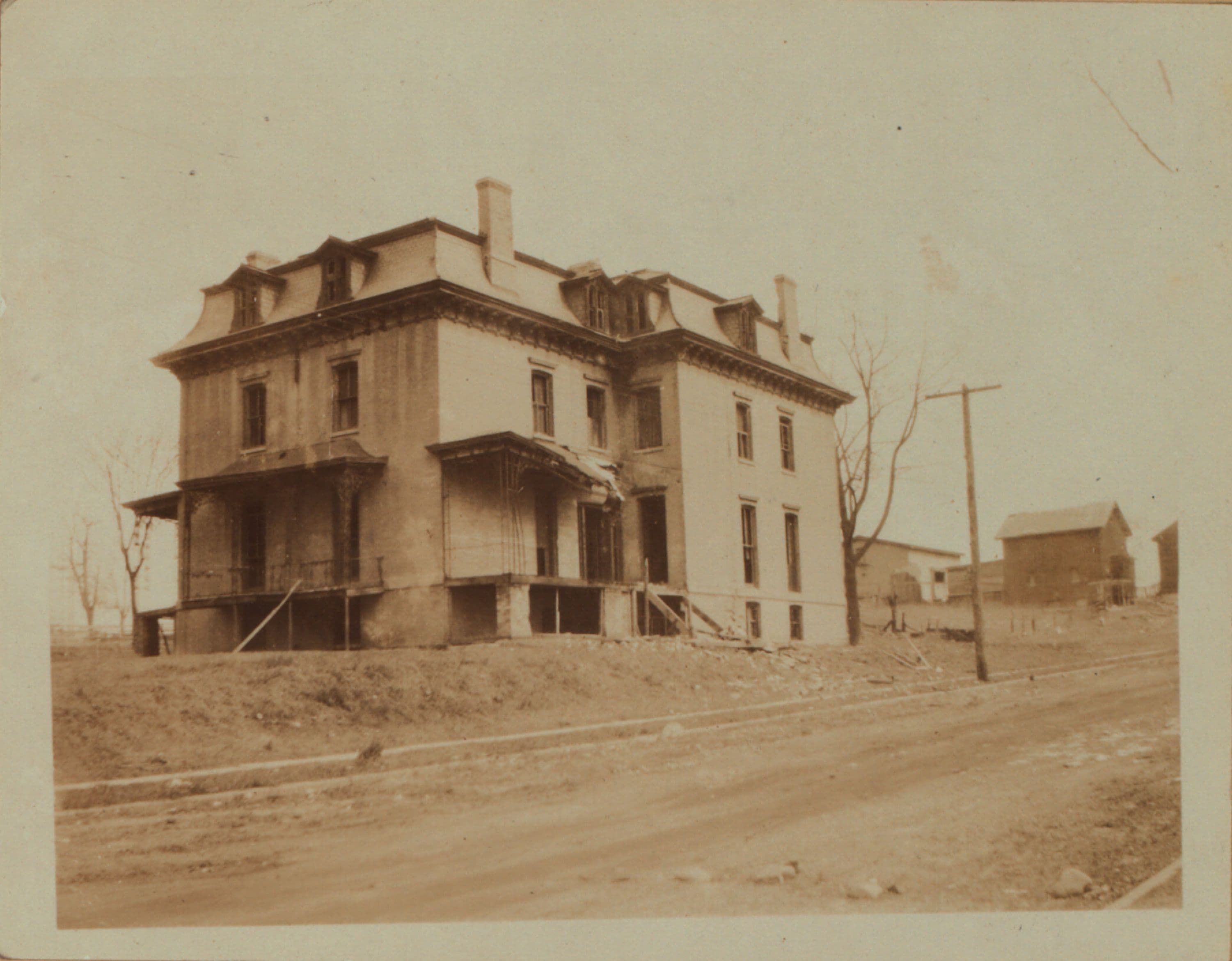 Queens: Ditmars Boulevard - Shore Boulevard
