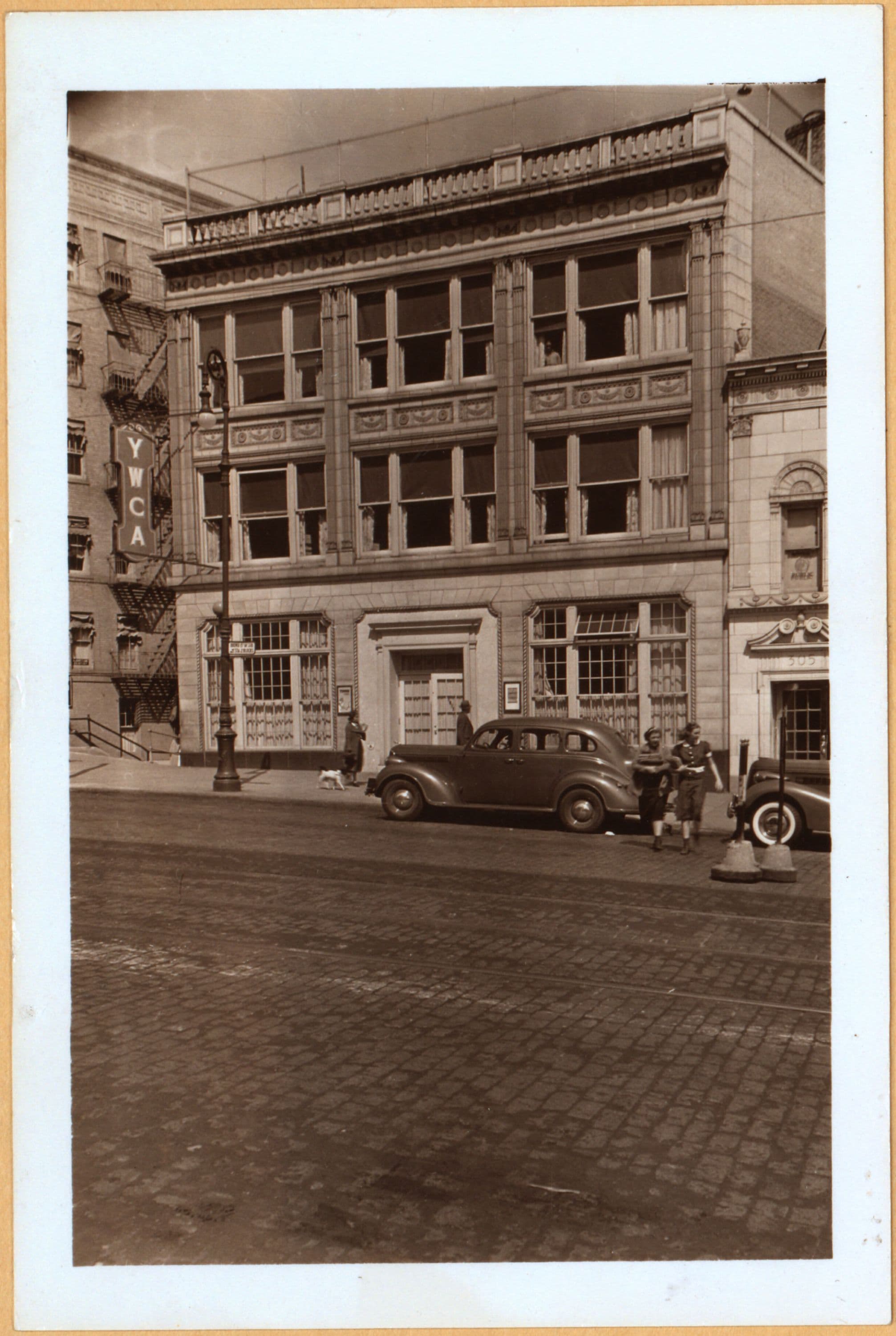 Bronx: Kingsbridge Road (Ea - Coles Avenue