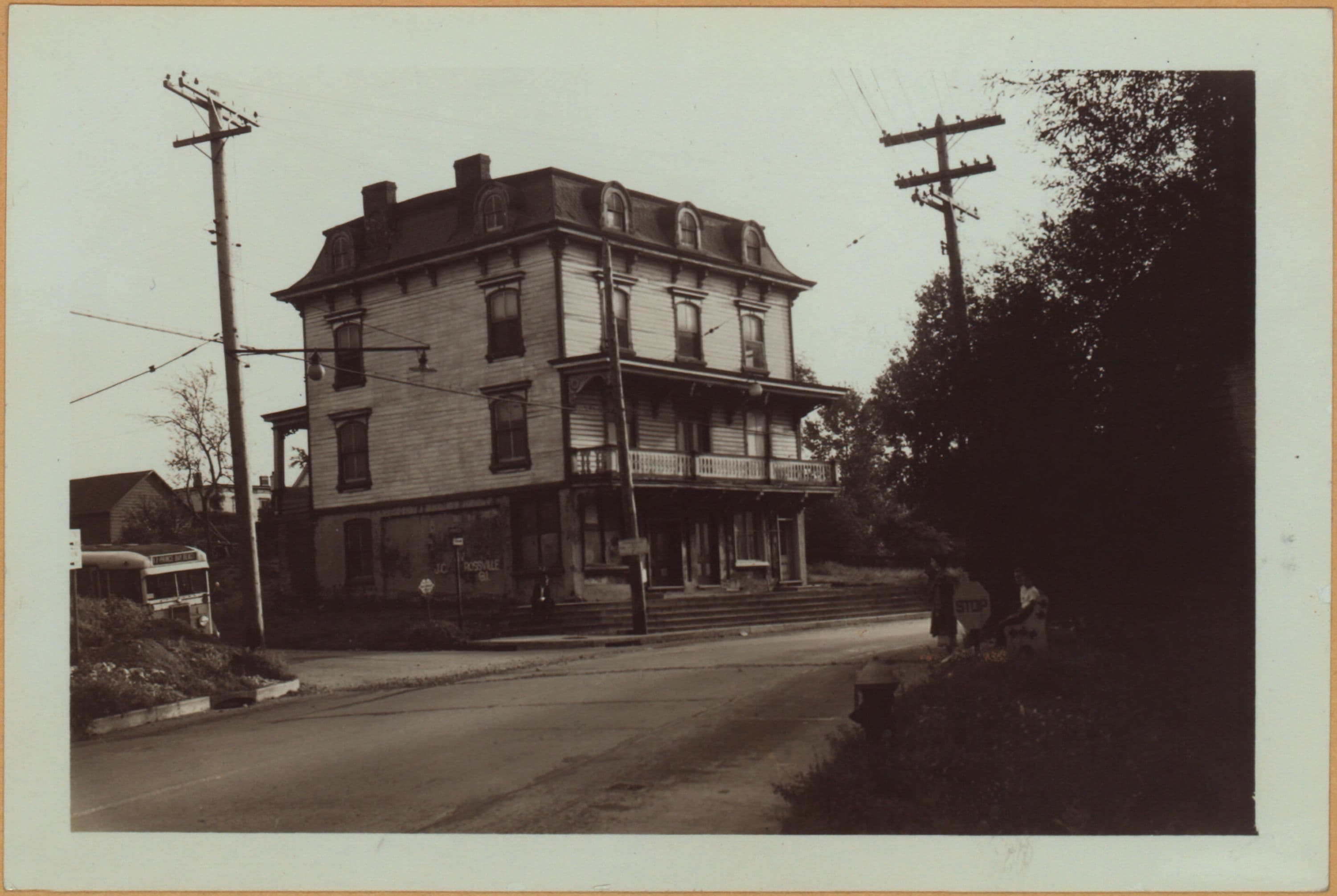 Richmond: Arthur Kill Road - Rossville Avenue