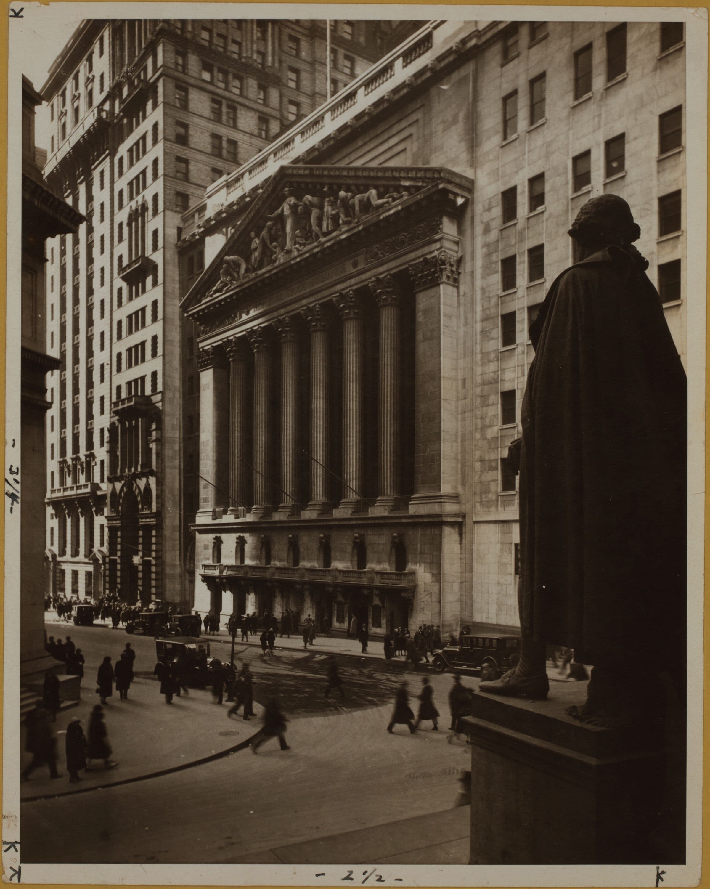 Manhattan: Broad Street - Wall Street