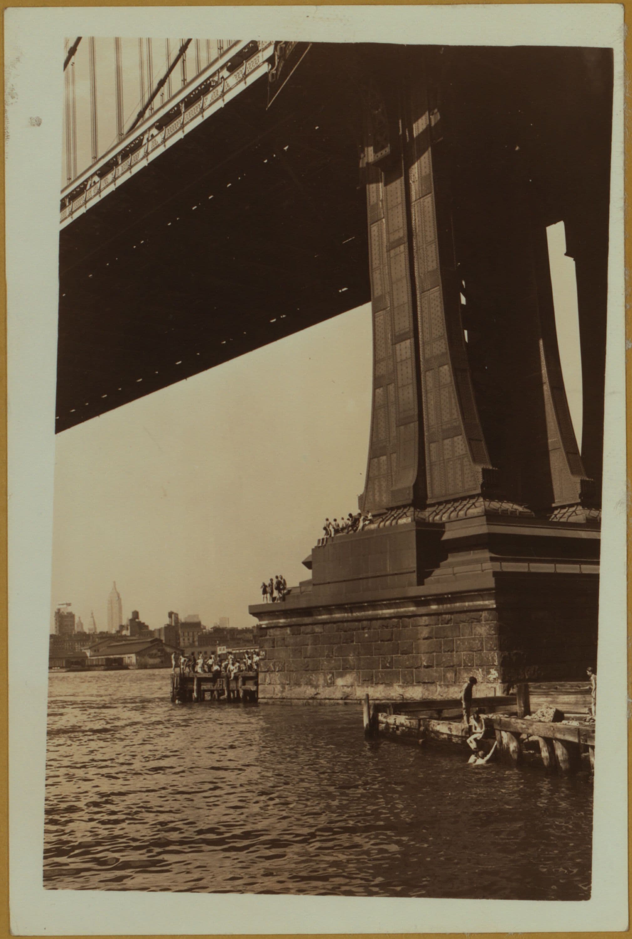 Recreation and hobbies - Swimming - [Young Brooklynites under the Manhattan Bridge.]