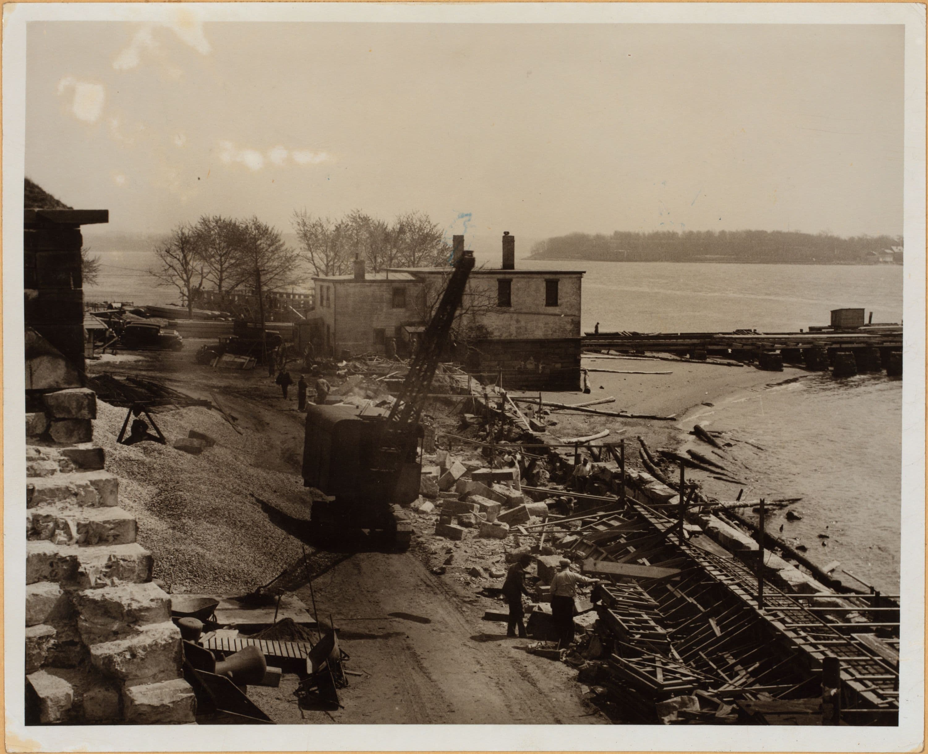 Bronx: Fort Schuyler - U.S. Army Reservation - eastern end.