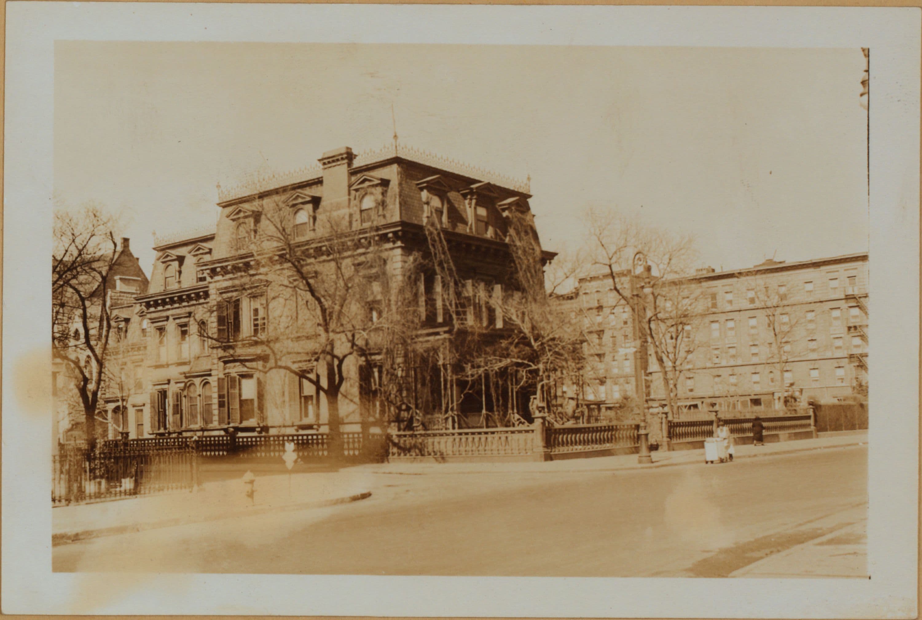 Manhattan: 5th Avenue - 130th Street, 1932–1936