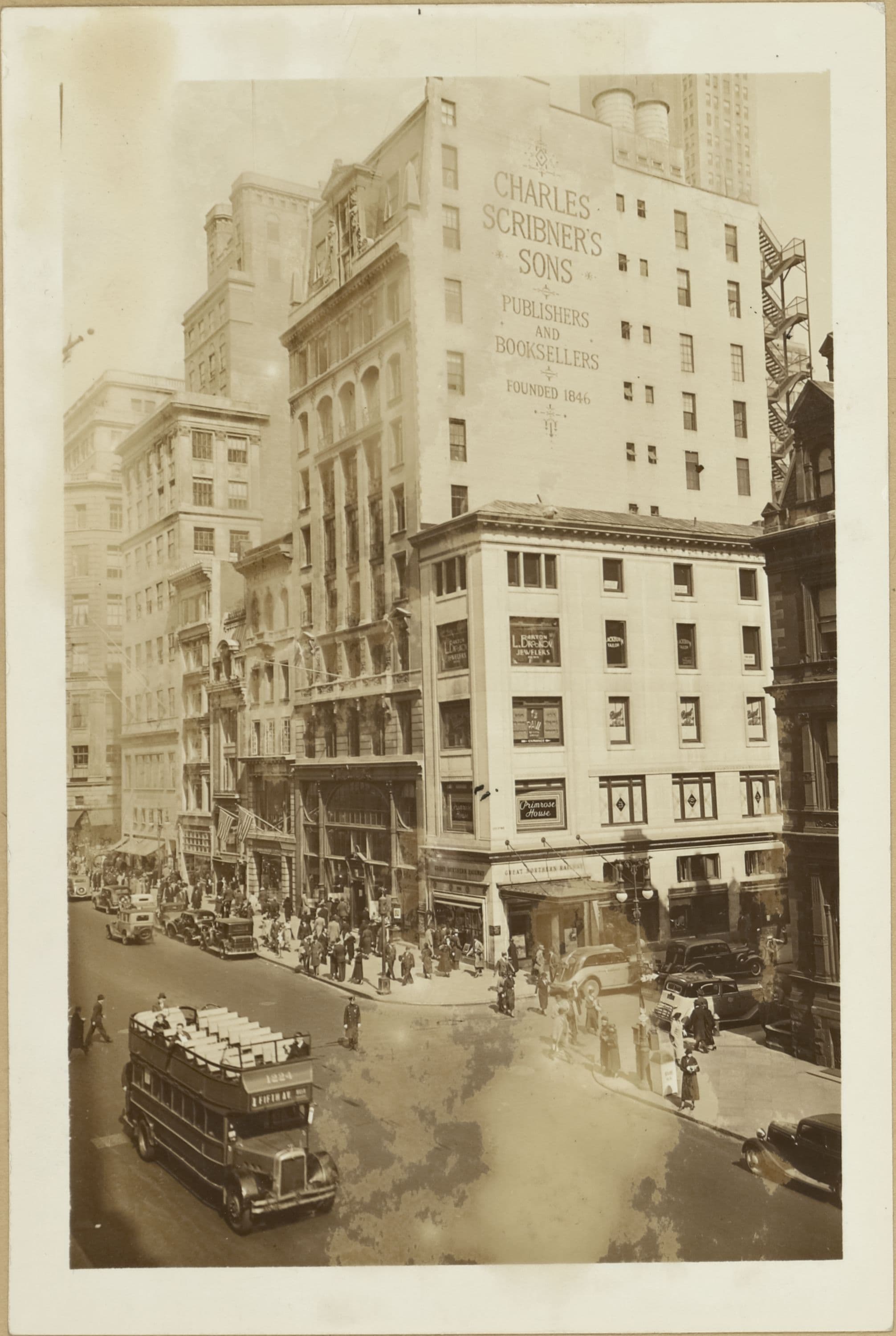 Manhattan: 5th Avenue - 48th Street, 1933–1936