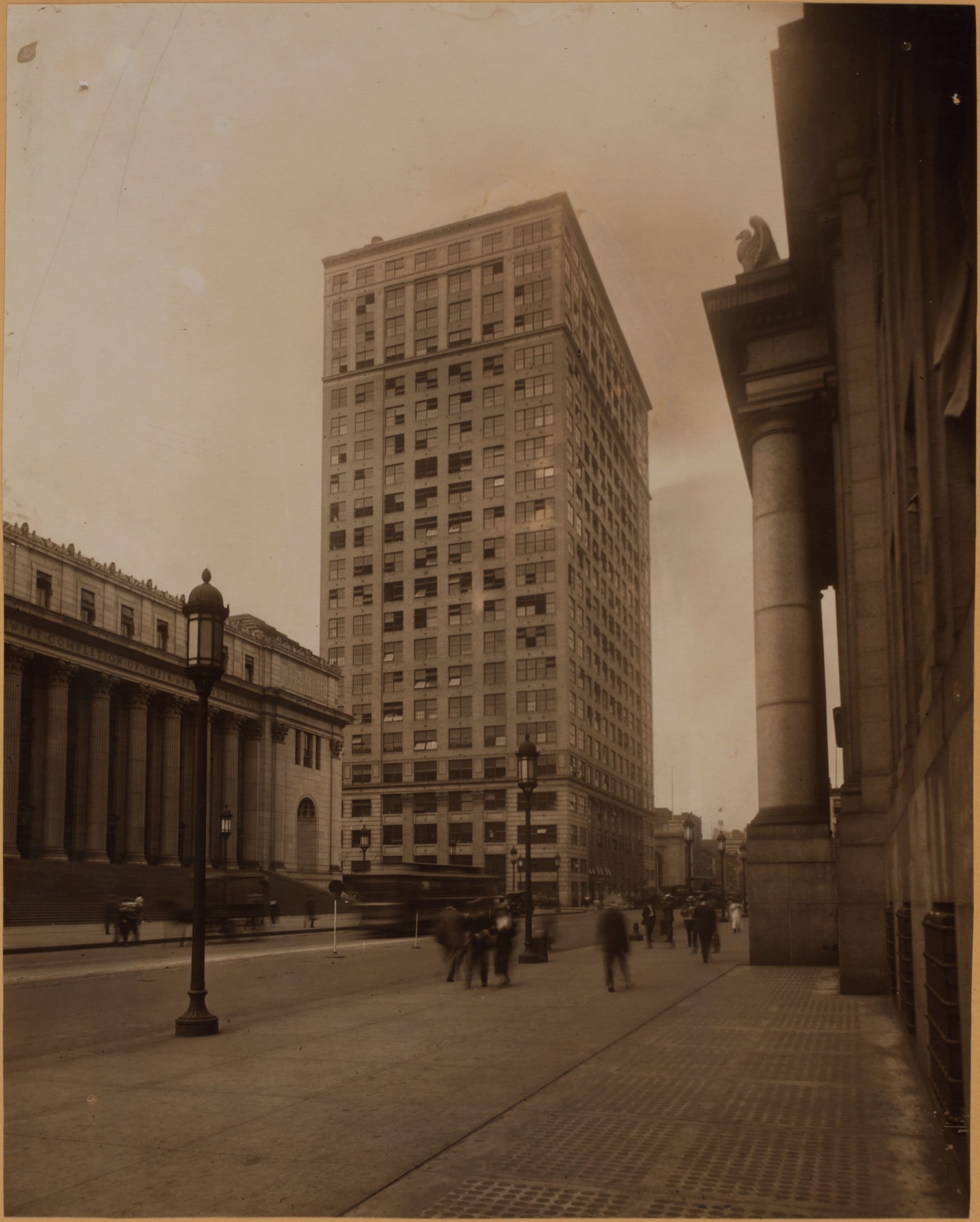 Manhattan: 8th Avenue - 32nd Street, ca. 1922