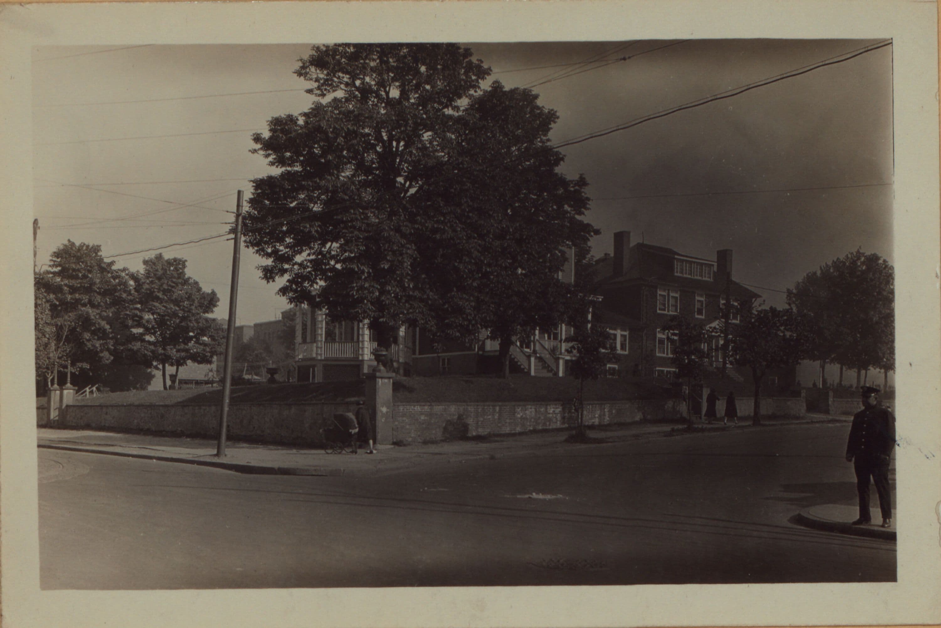 Queens: Crescent Street - 30th Avenue
