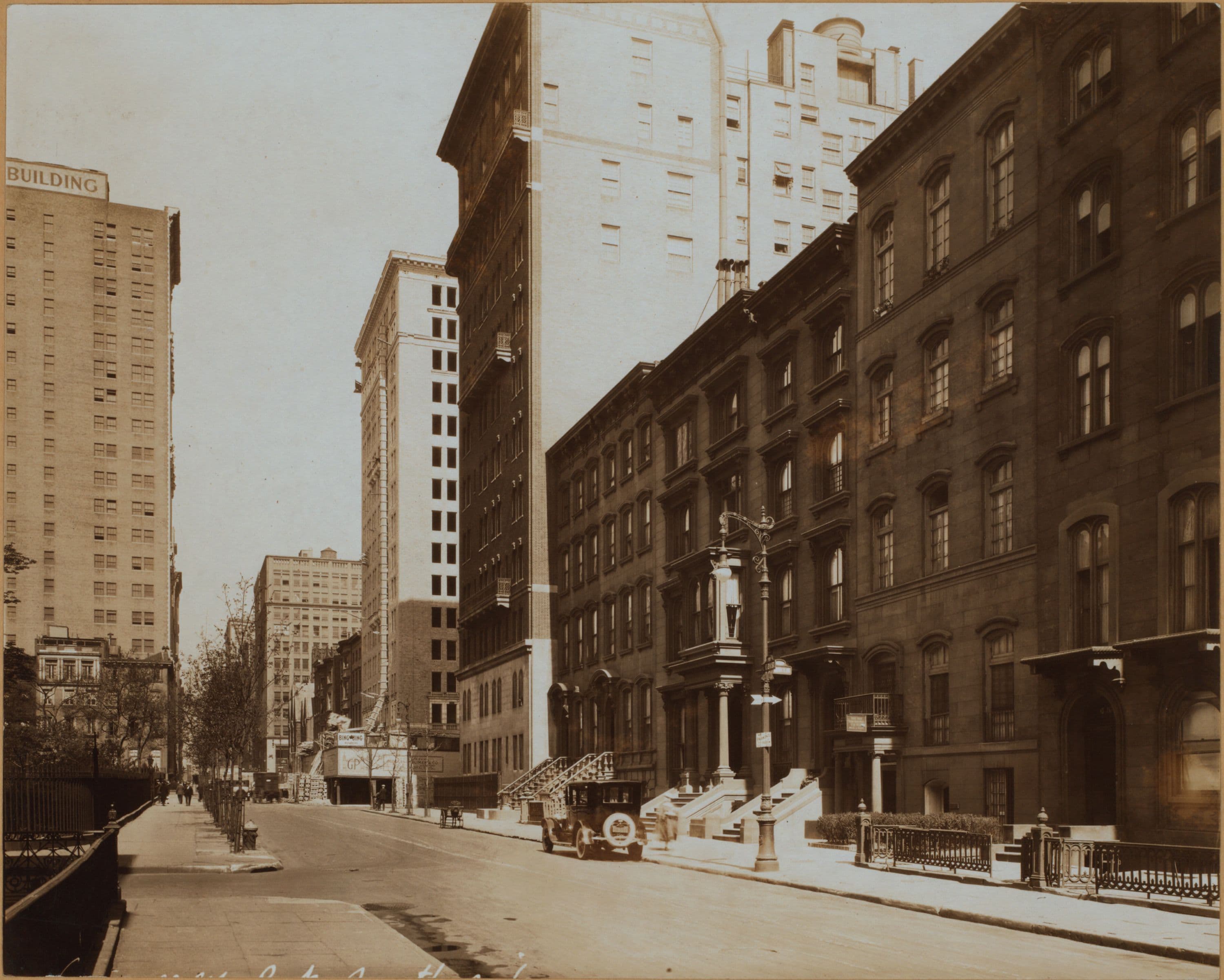 Manhattan: Gramercy Park North - Gramercy Park (East)
