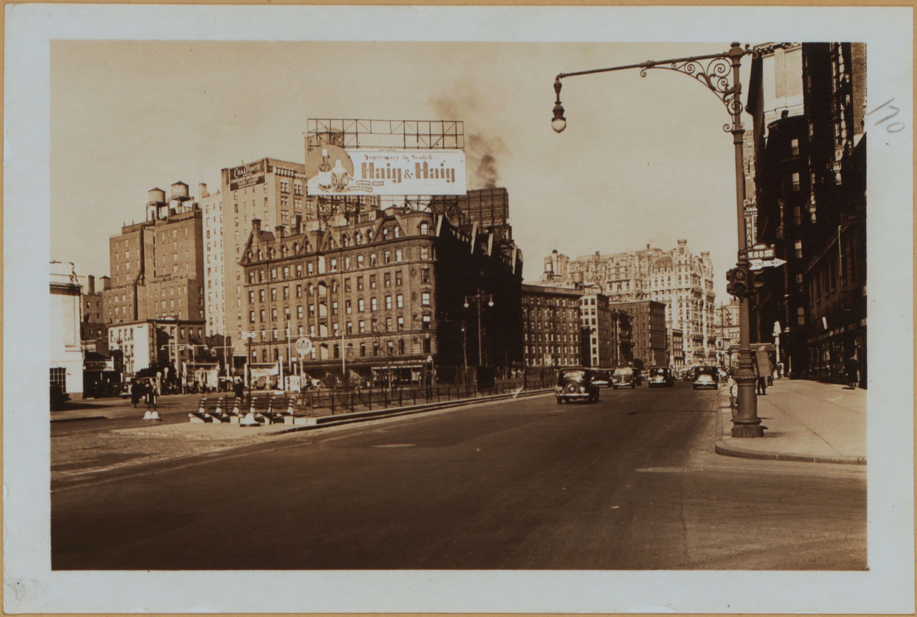 Manhattan: Broadway - 68th Street (West)