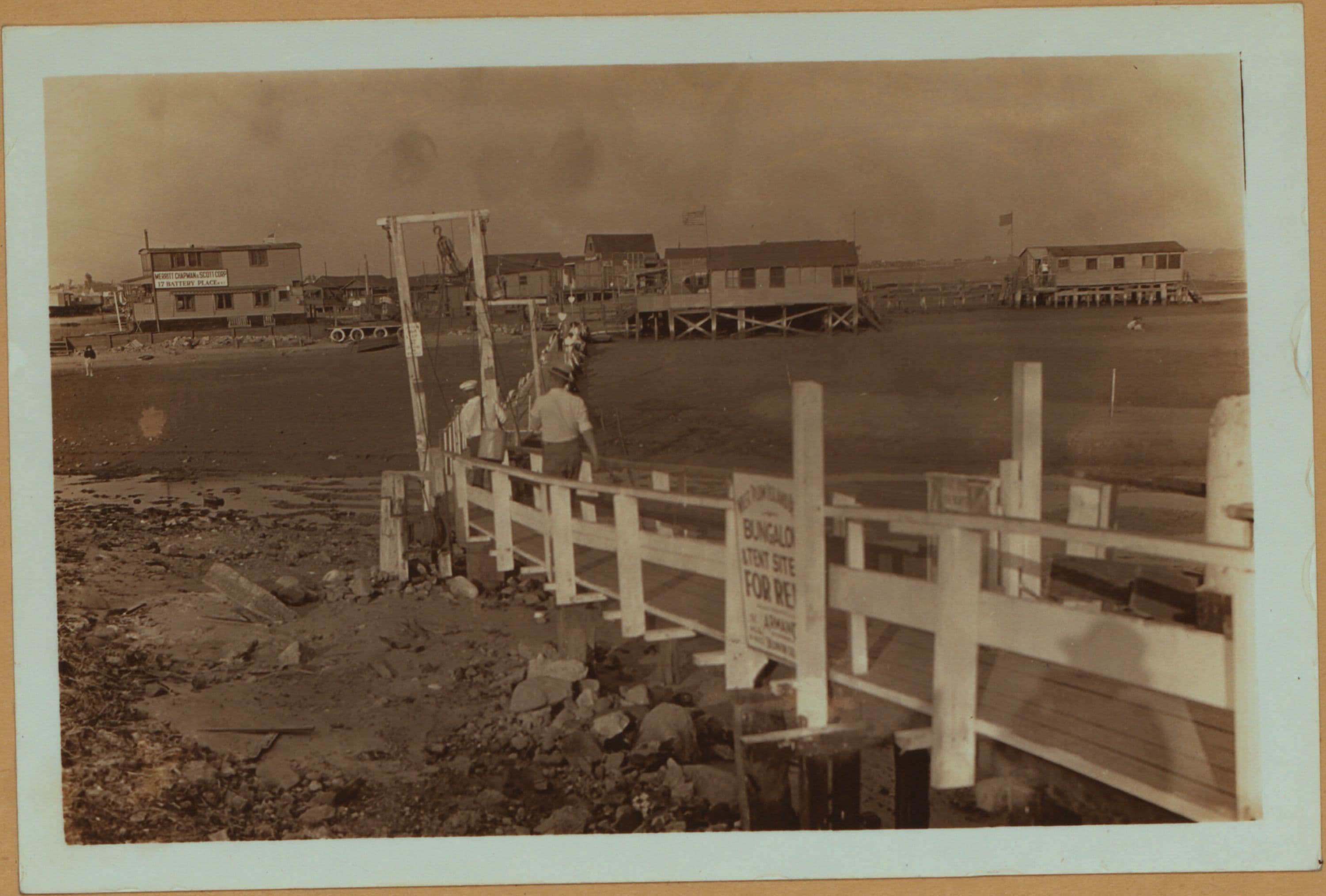 Islands - Plumb Island - East Knapp Street - Brooklyn.