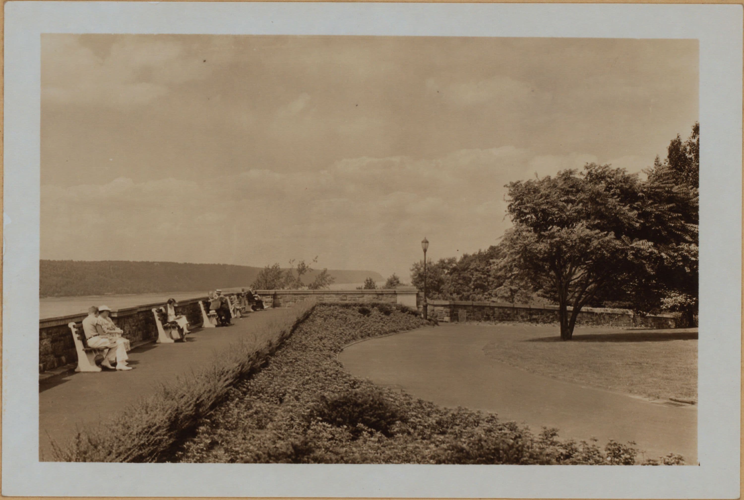 Manhattan: Fort Tryon Park.