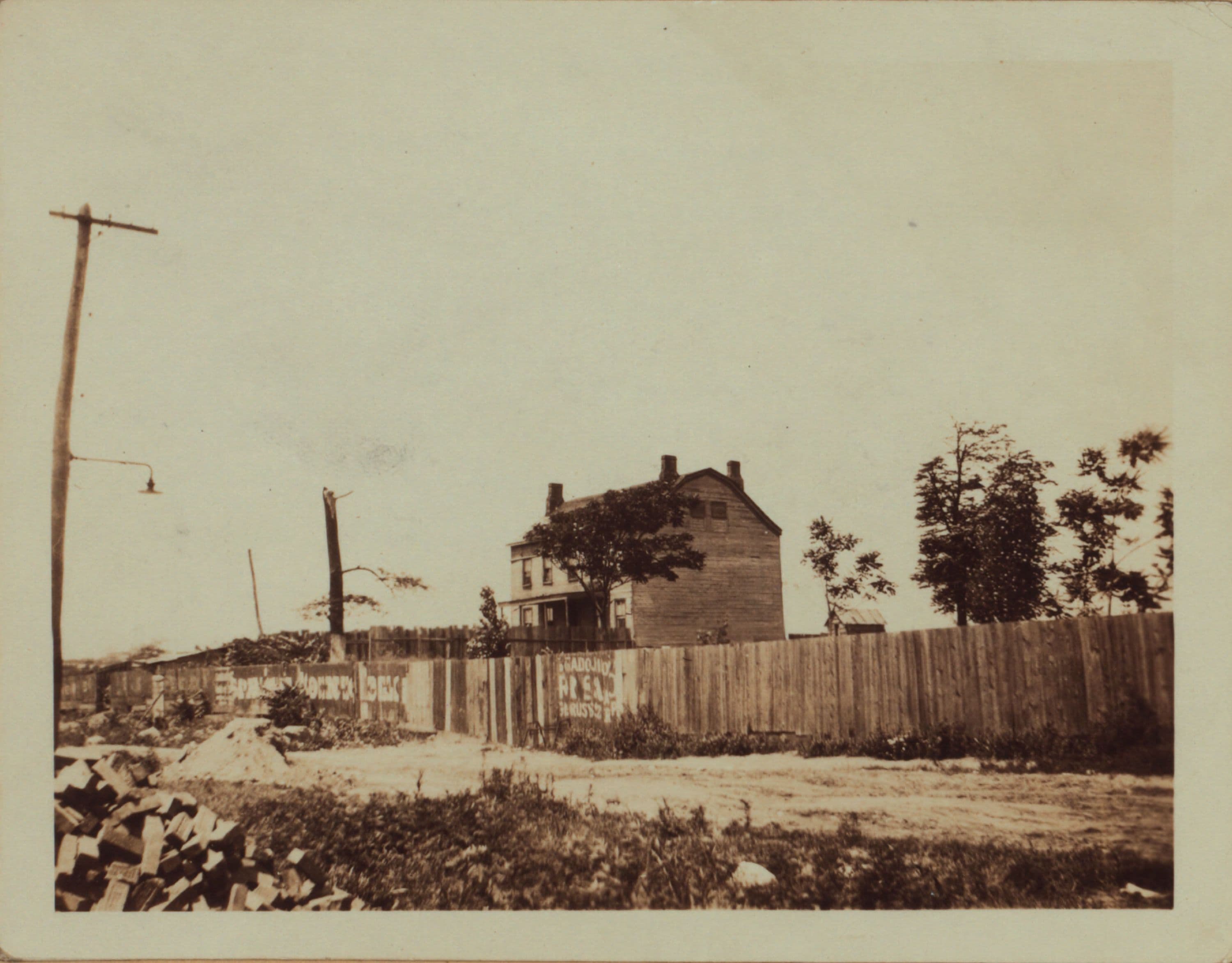 Queens: 57th Avenue - 58th Street
