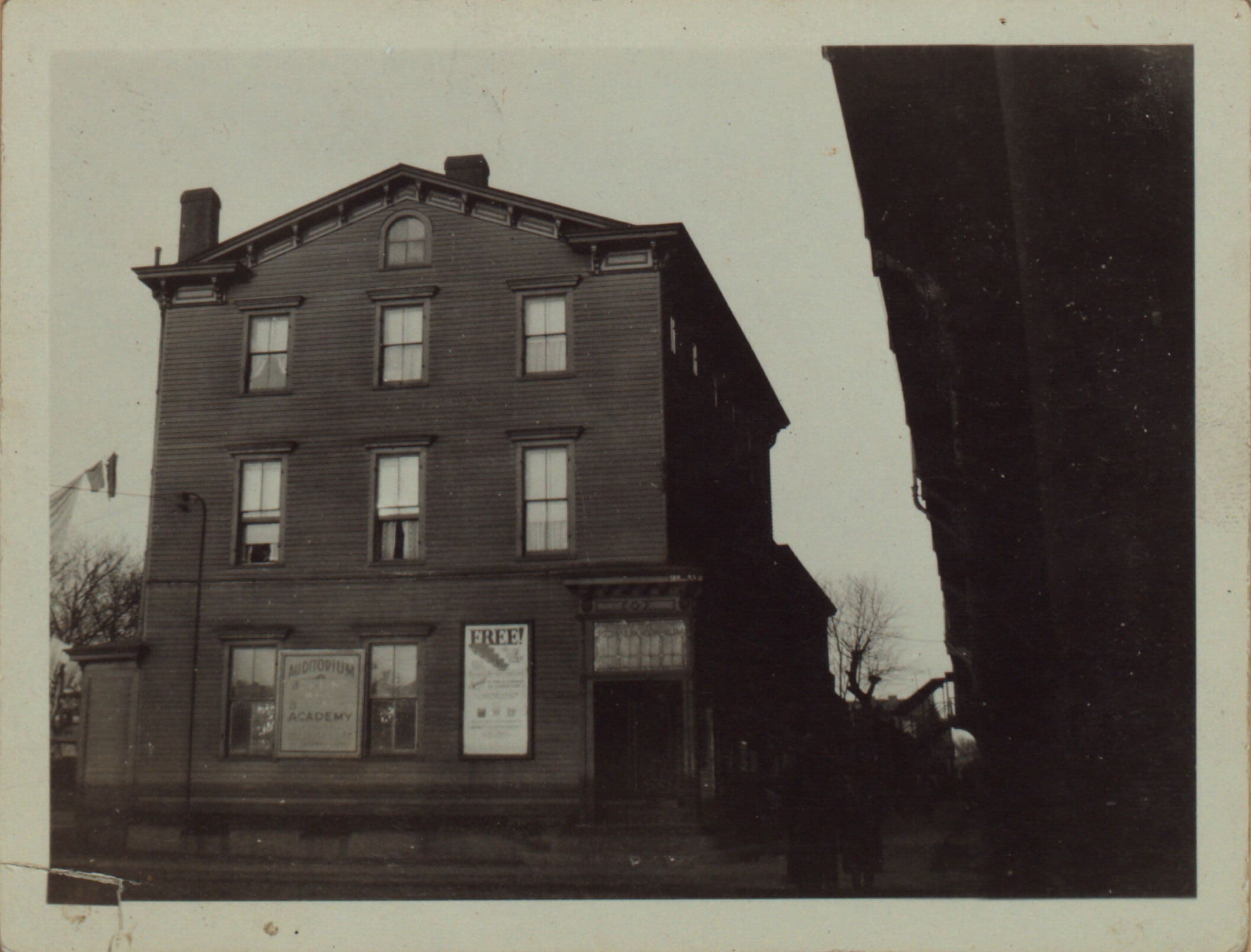 Queens: Jamaica Avenue - 122nd Street