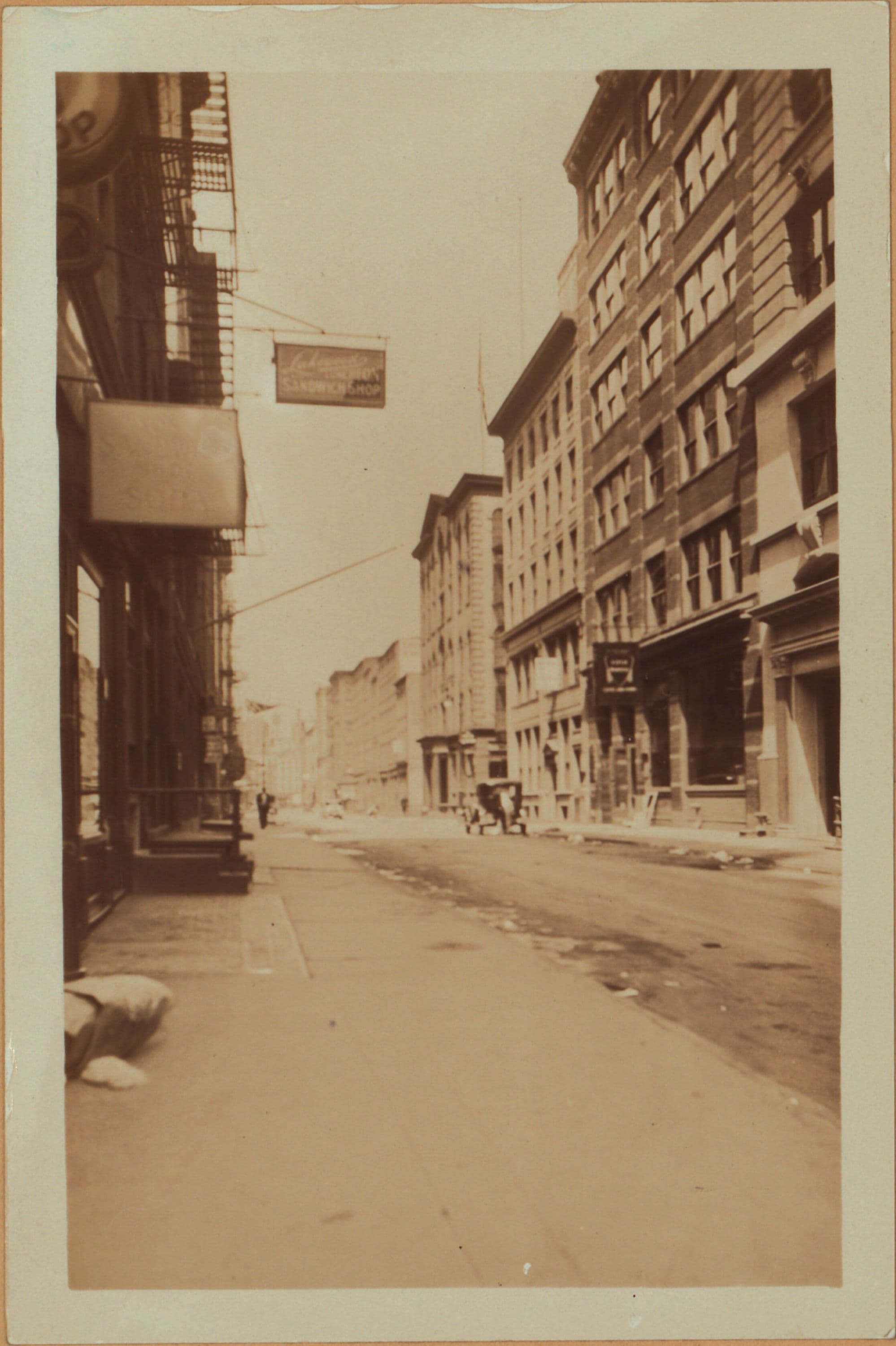 Manhattan: Water Street - Wall Street