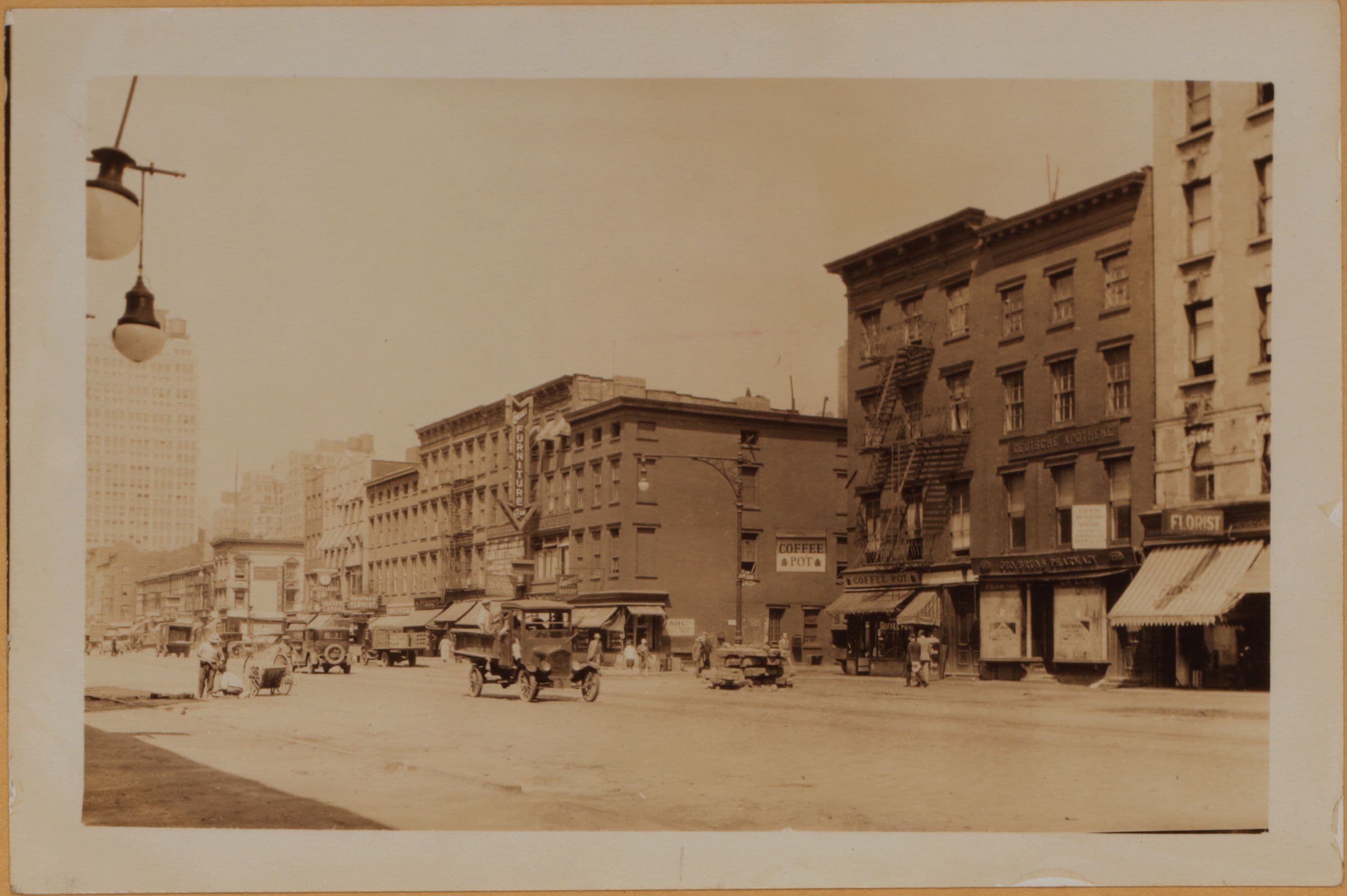 Manhattan: 8th Avenue - 22nd Street (West), 1928–1932