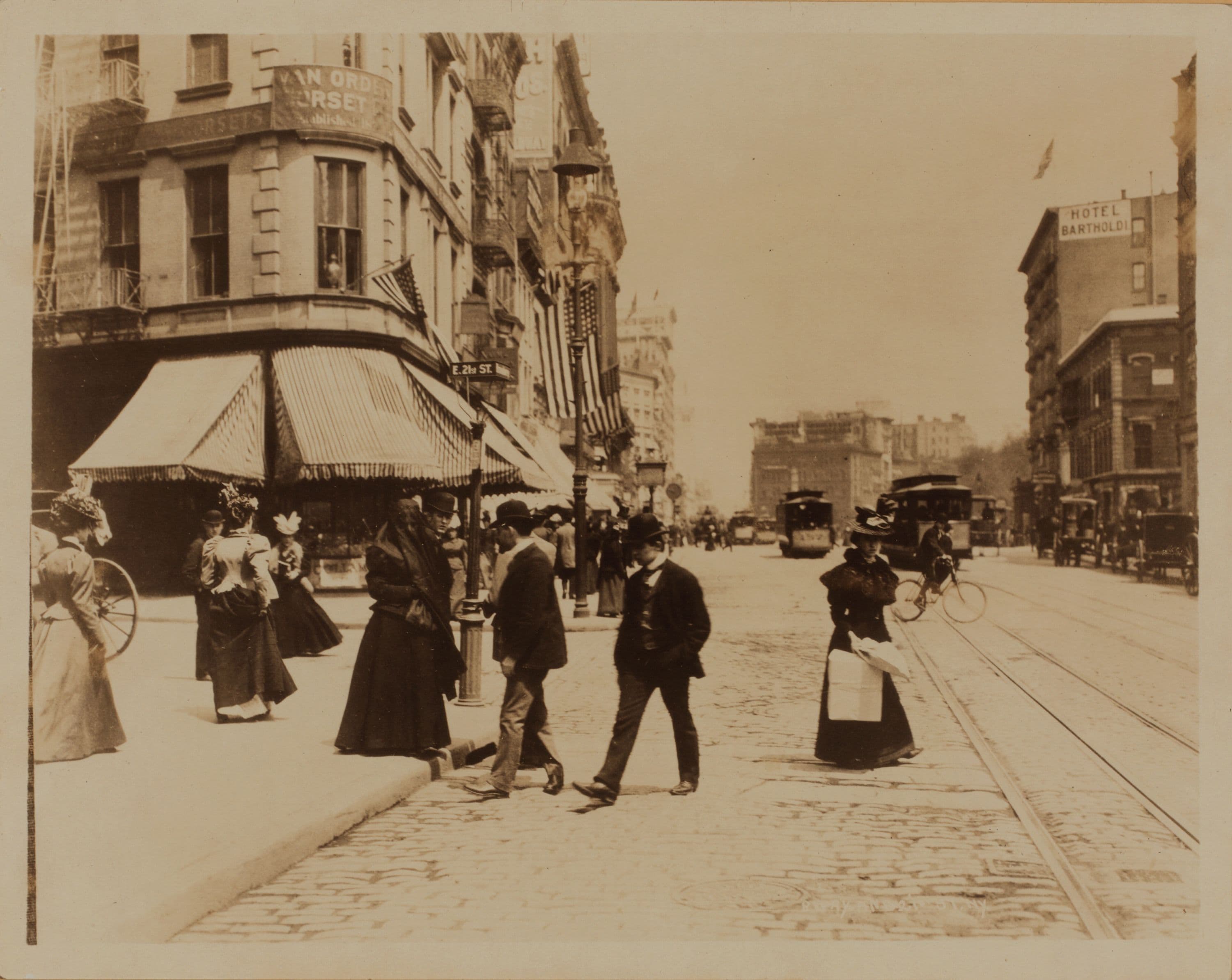 Manhattan: Broadway - 21st Street