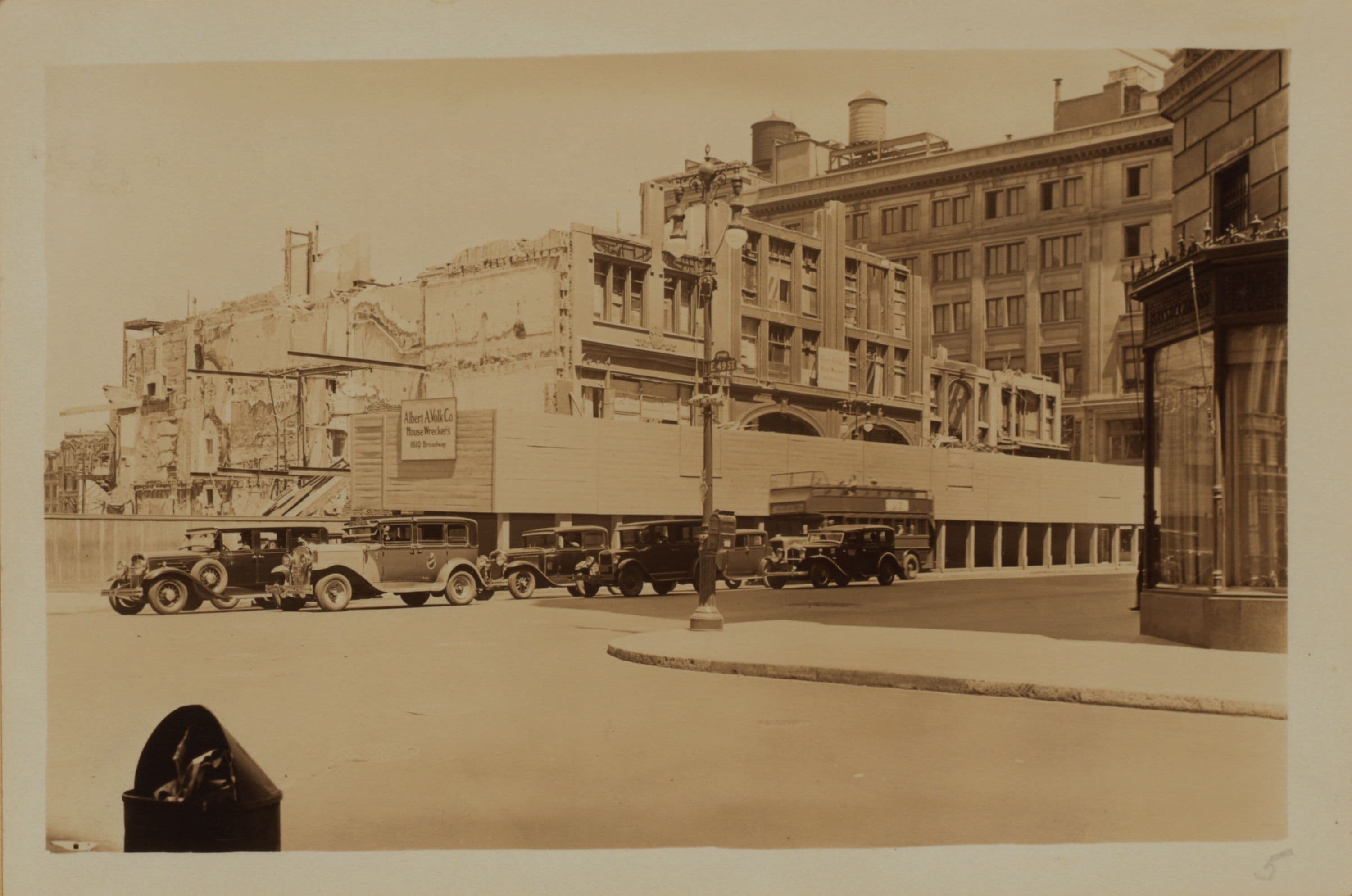 Manhattan: 5th Avenue - 49th Street