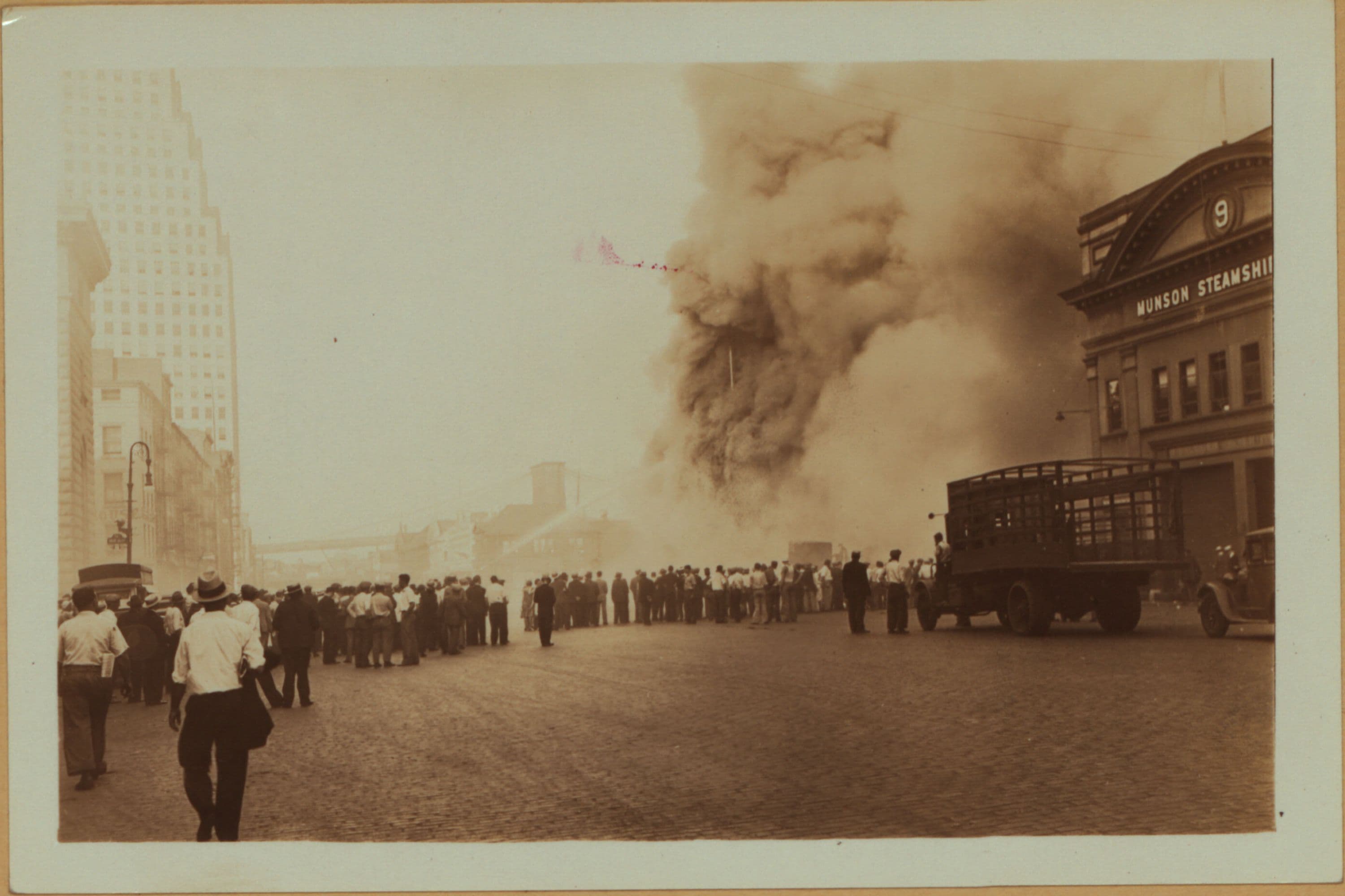 Fires, accidents and tragedies - [Fire at Pier 10 East River.]