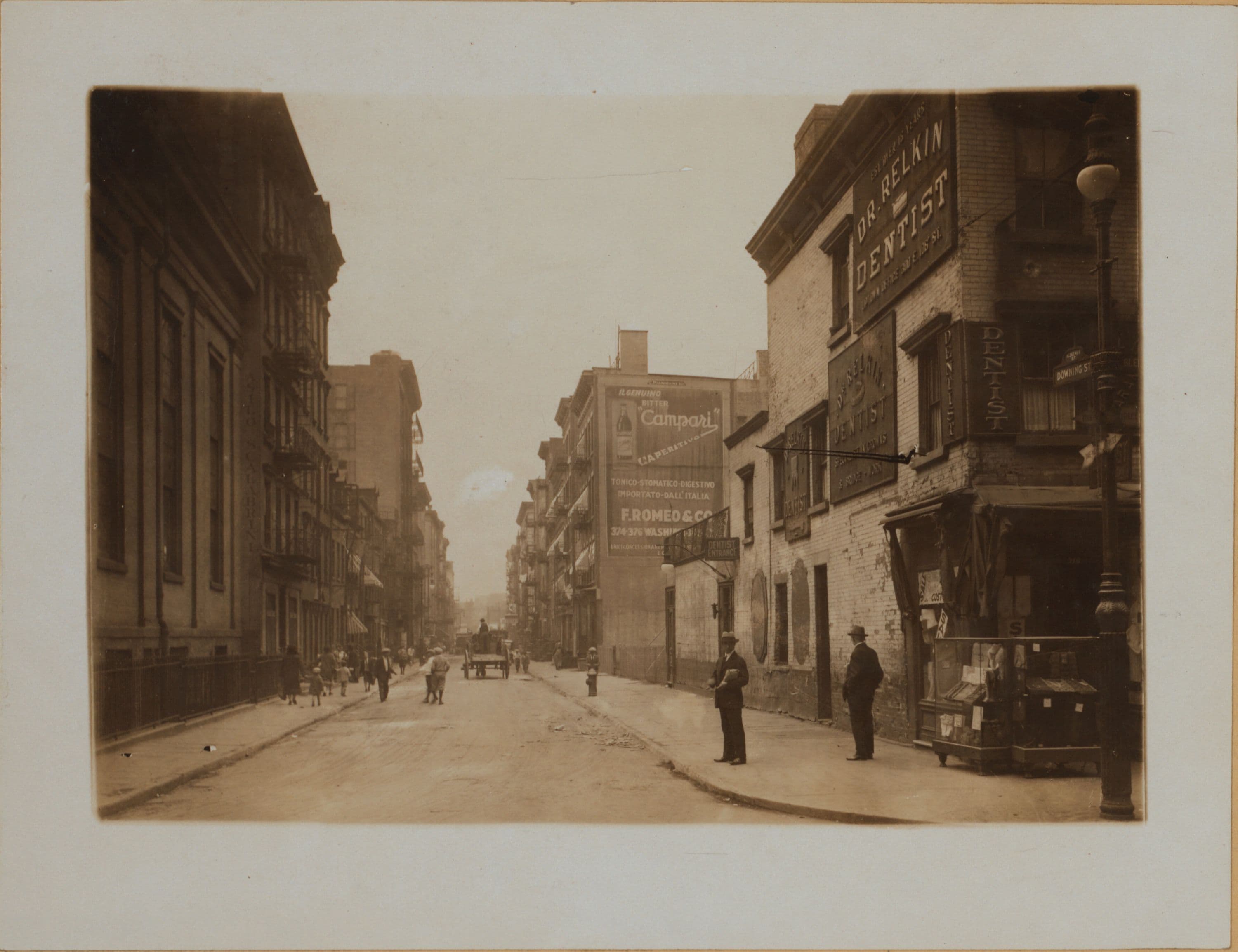Manhattan: Downing Street - Bleecker Street
