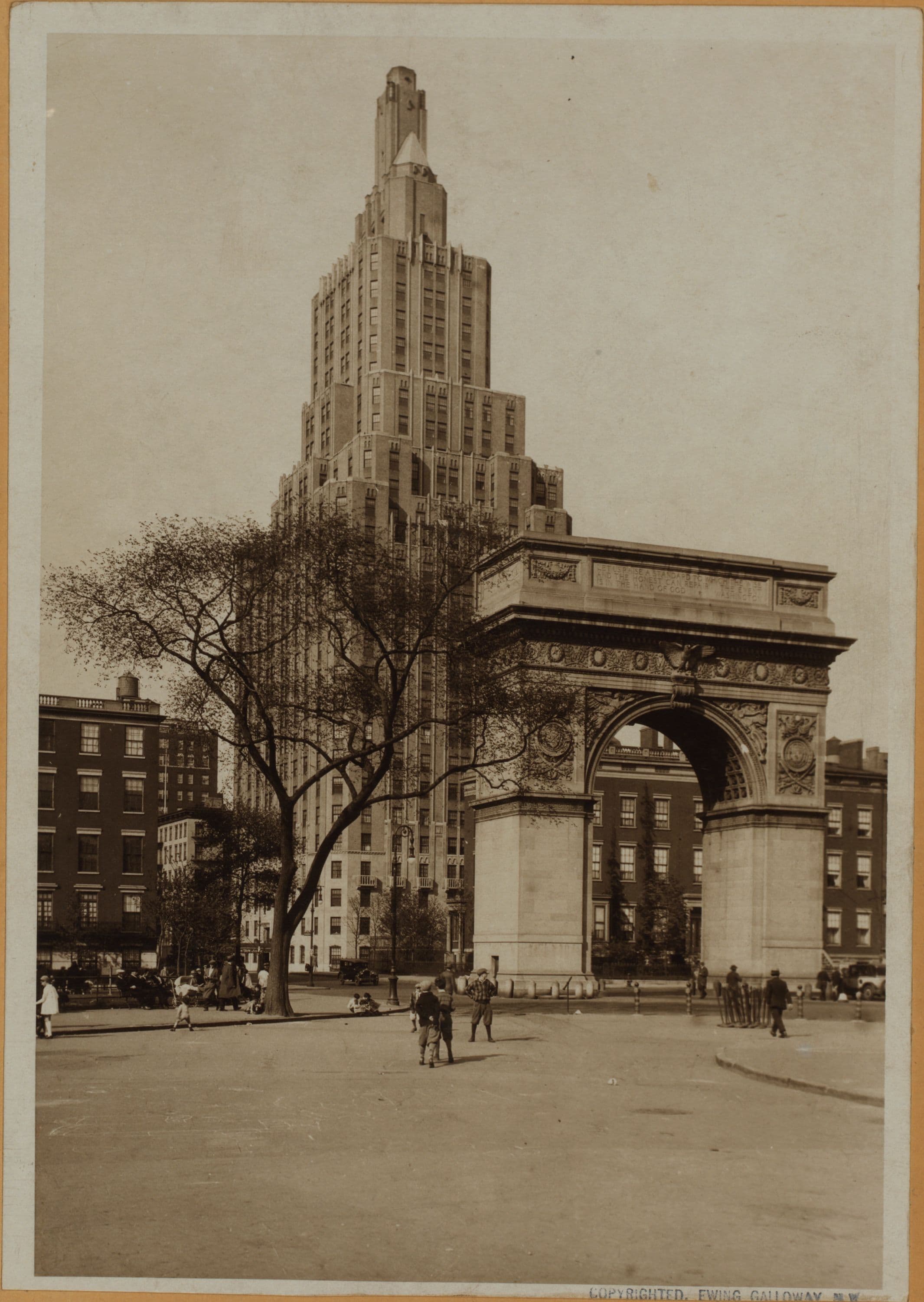 Manhattan: 5th Avenue - Waverly Place