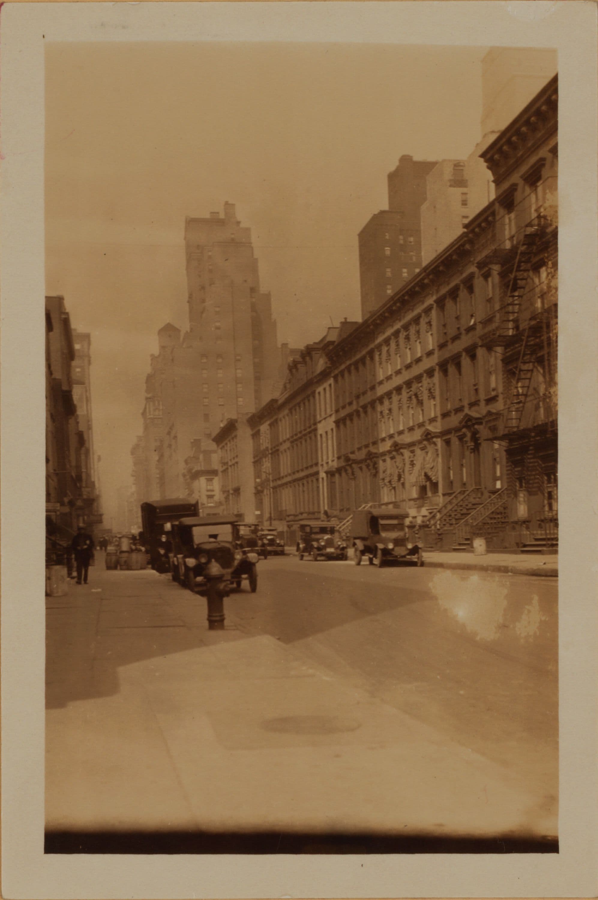 Manhattan: 56th Street - 3rd Avenue.