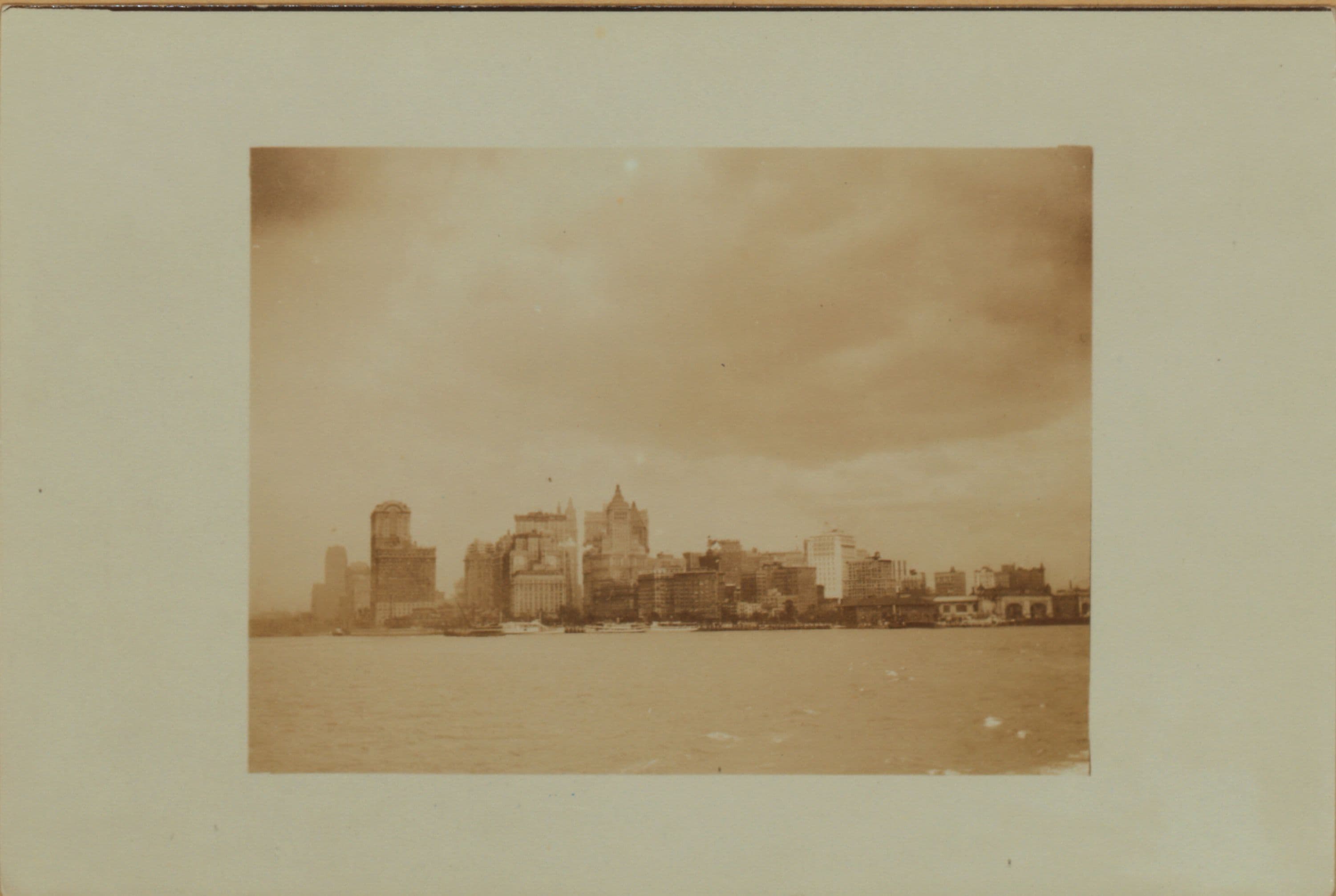 North (Hudson) River - Shore and skyline - Manhattan - Battery - 14th Street - [Ellis Island Ferry House - United States Barge Office.]