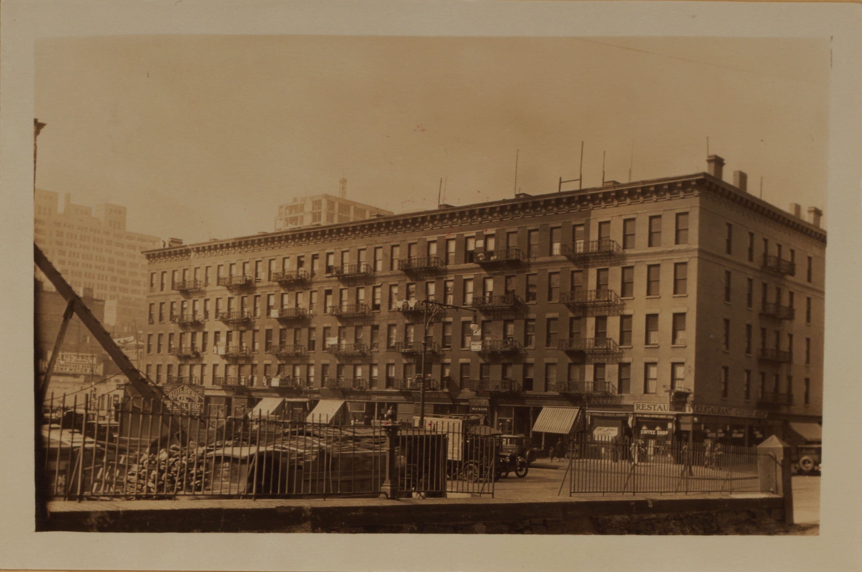 Manhattan: 1st Ave. - 48th St.