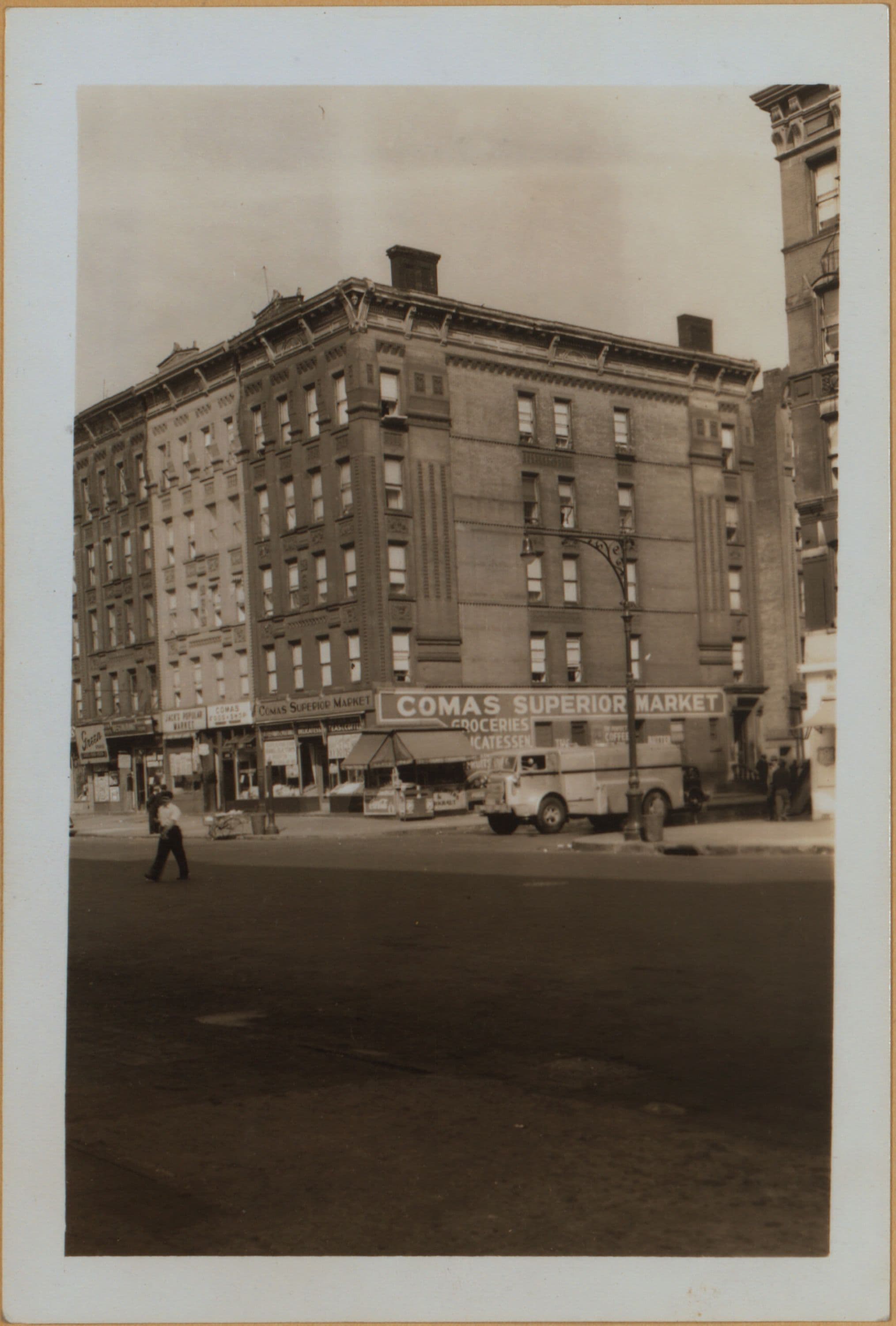 Manhattan: Columbus Avenue - 99th Street (West)