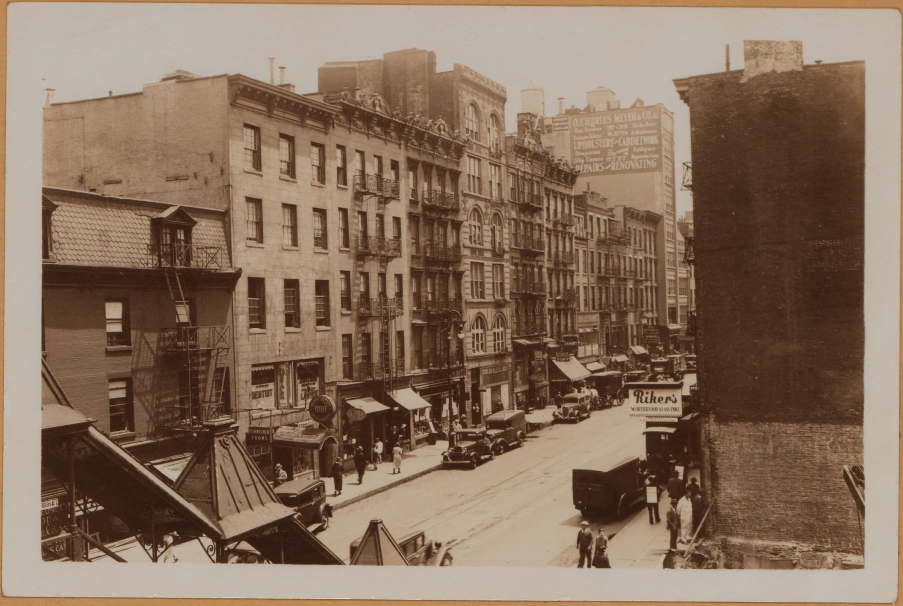 Manhattan: 8th Street (West) - 6th Avenue