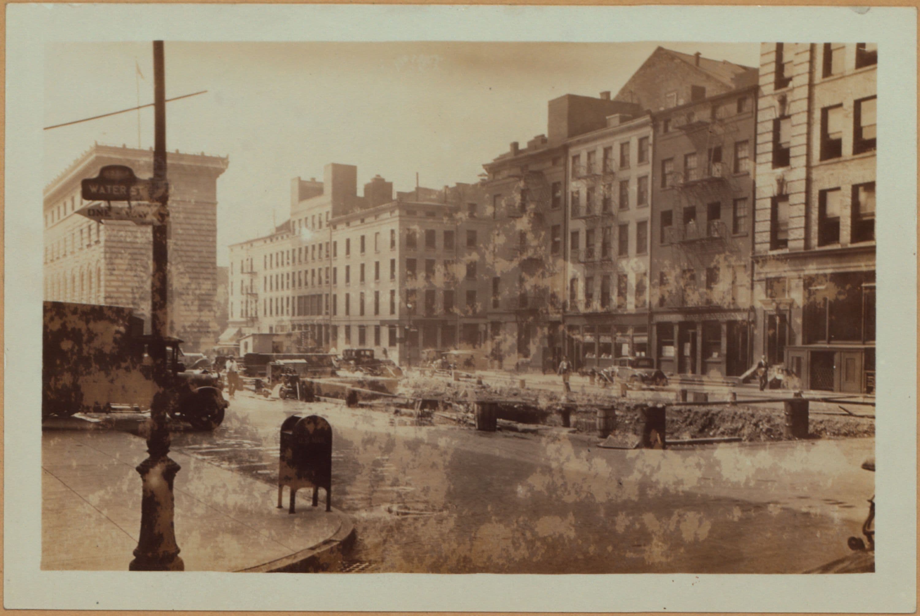 Manhattan: Old Slip - Water Street