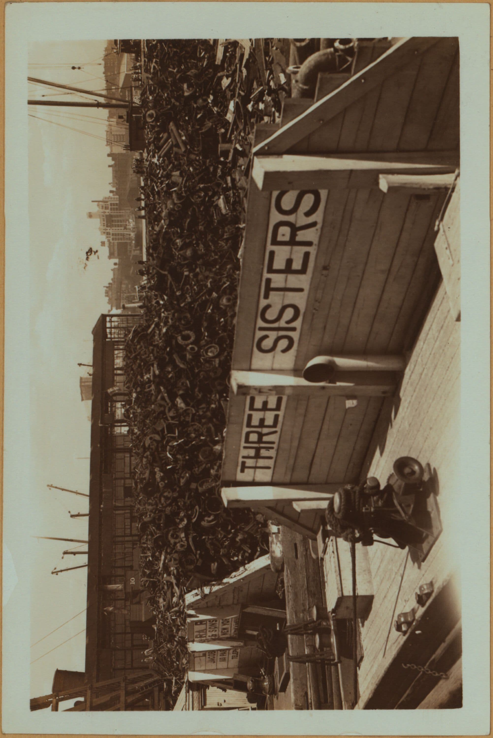 East River - River scenes - Pier 9 - [American Sugar Refining Company.]