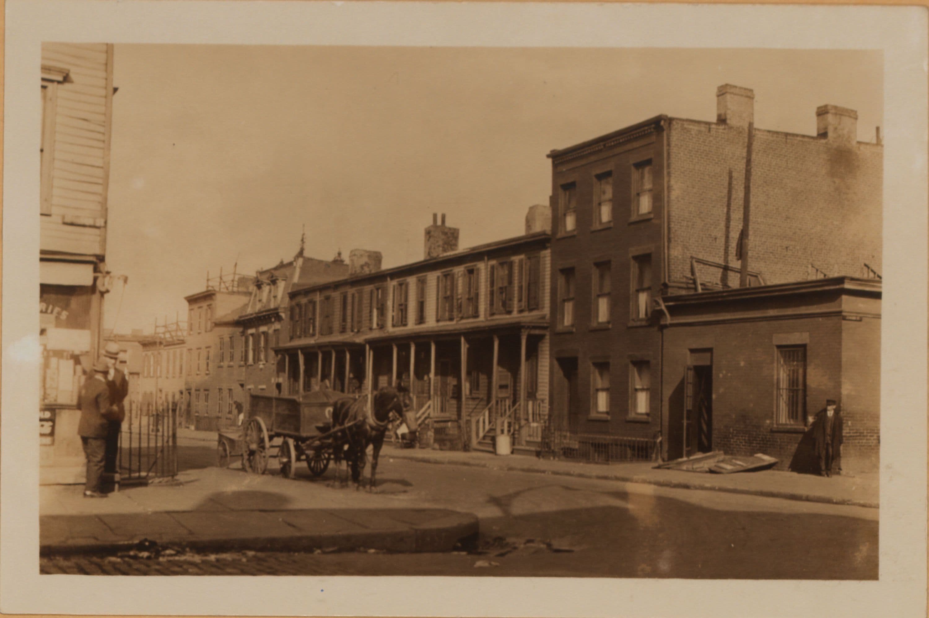 Brooklyn: Fleet Place - Johnson Street