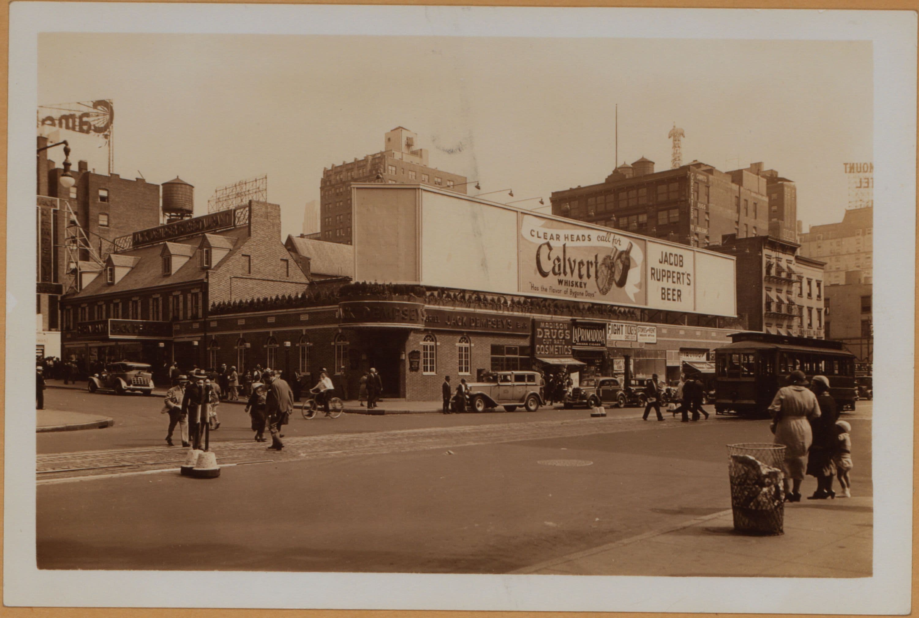 Manhattan: 8th Avenue - 49th Street (West)