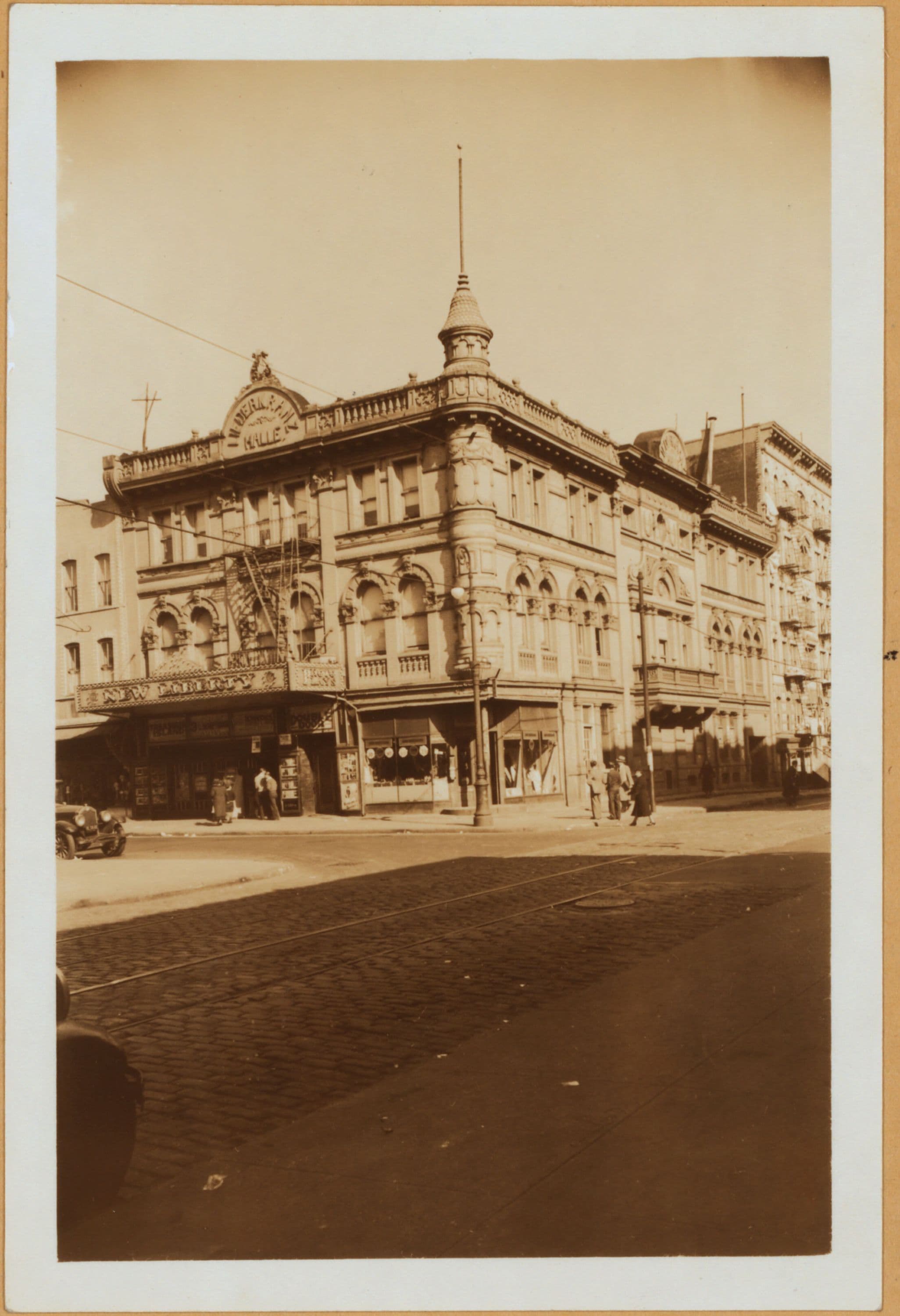 Brooklyn: Manhattan Avenue - Meserole Street, 1934