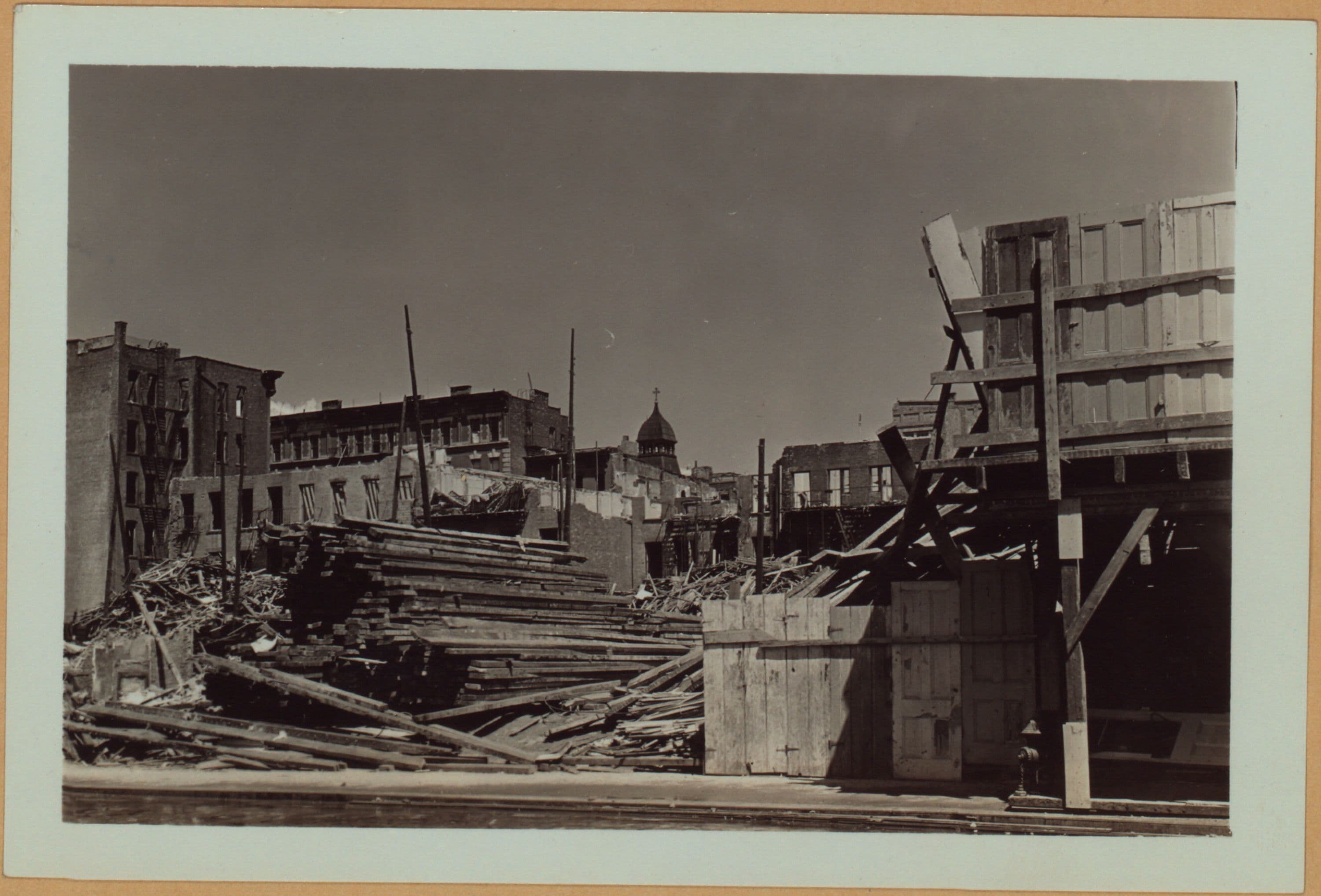 Manhattan: Monroe Street - Scammel Street