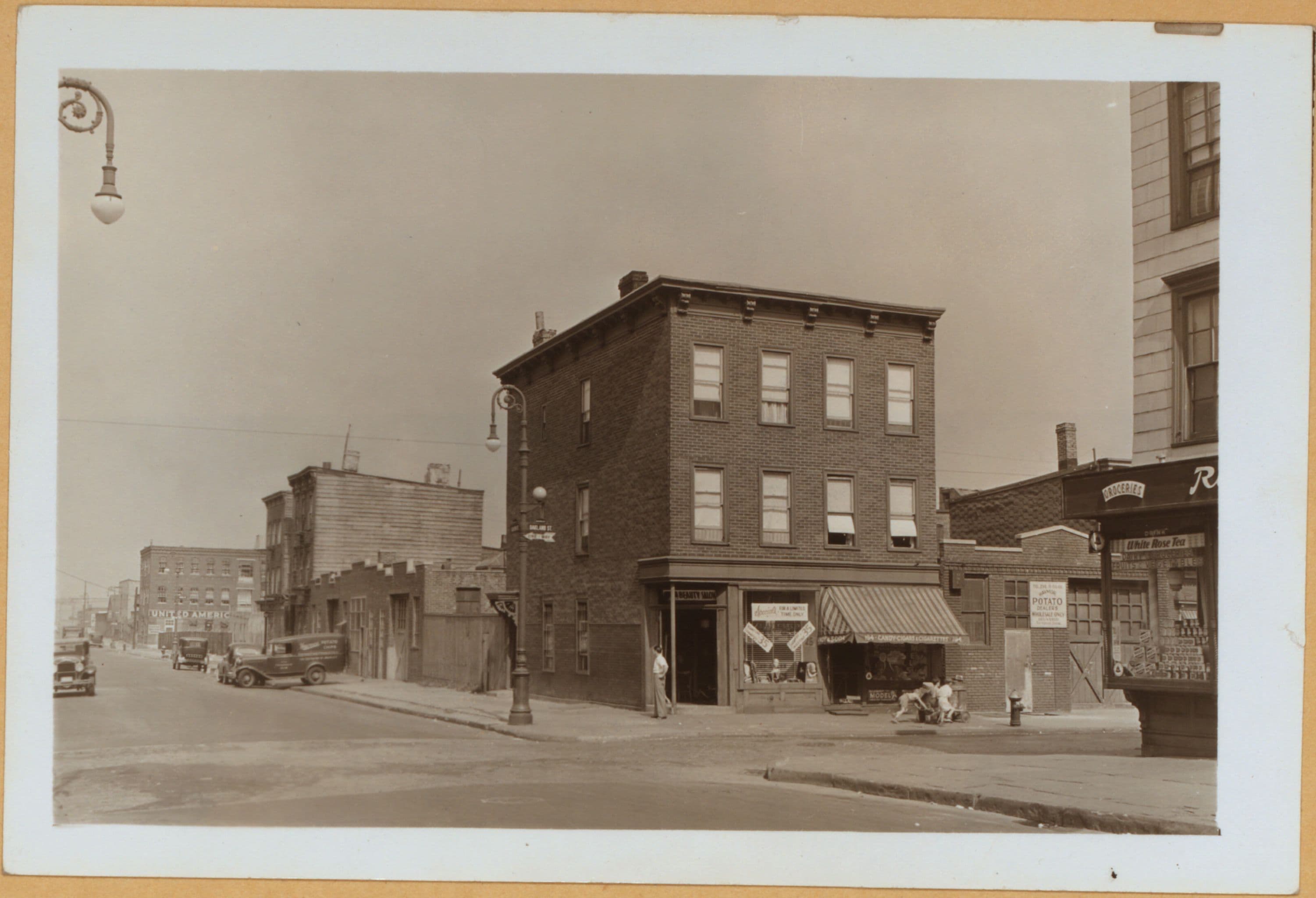 Brooklyn: Oakland Street - Calyer Street