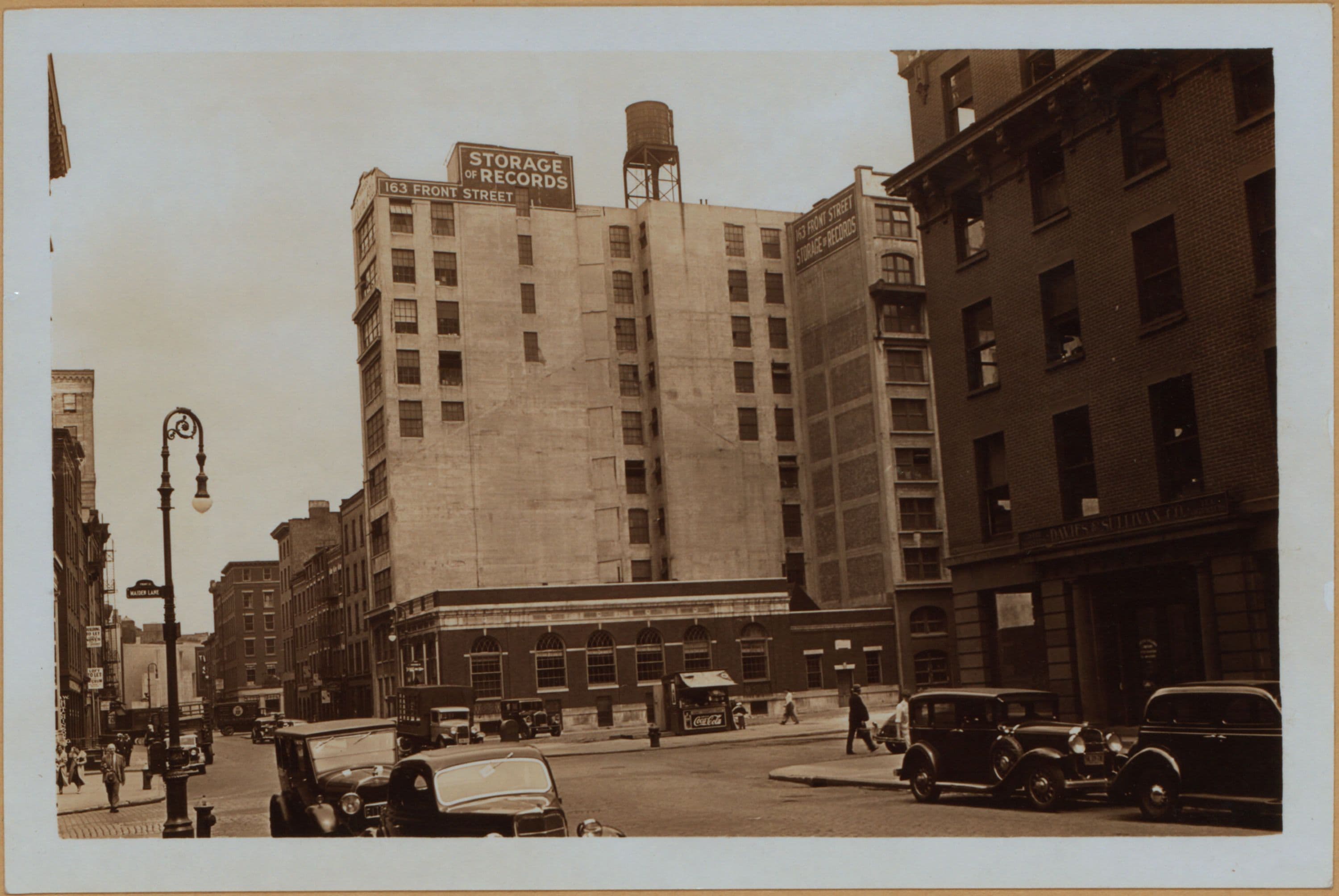 Manhattan: Front Street - Maiden Lane