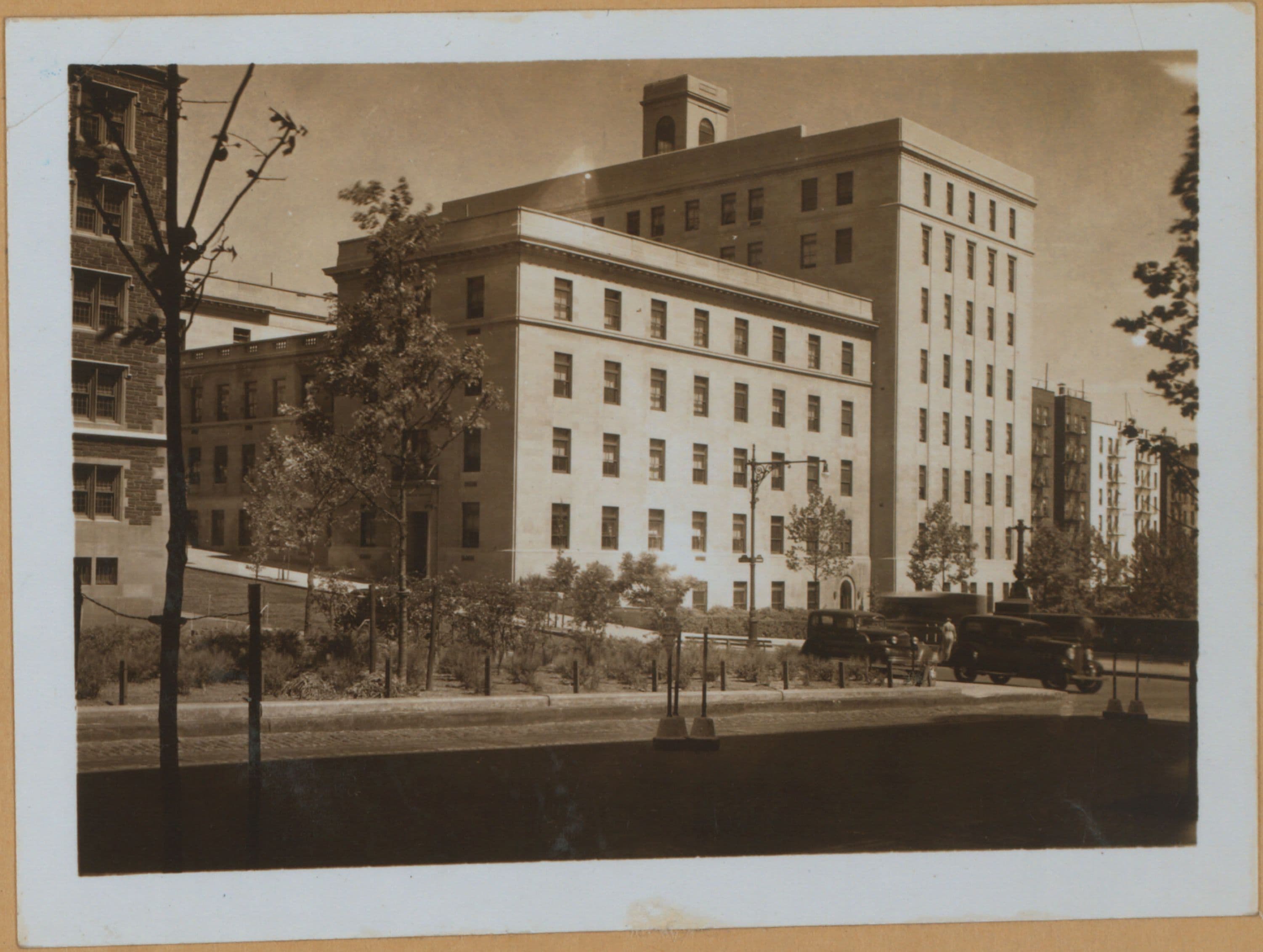 Manhattan: Claremont Avenue - 122nd Street (West)