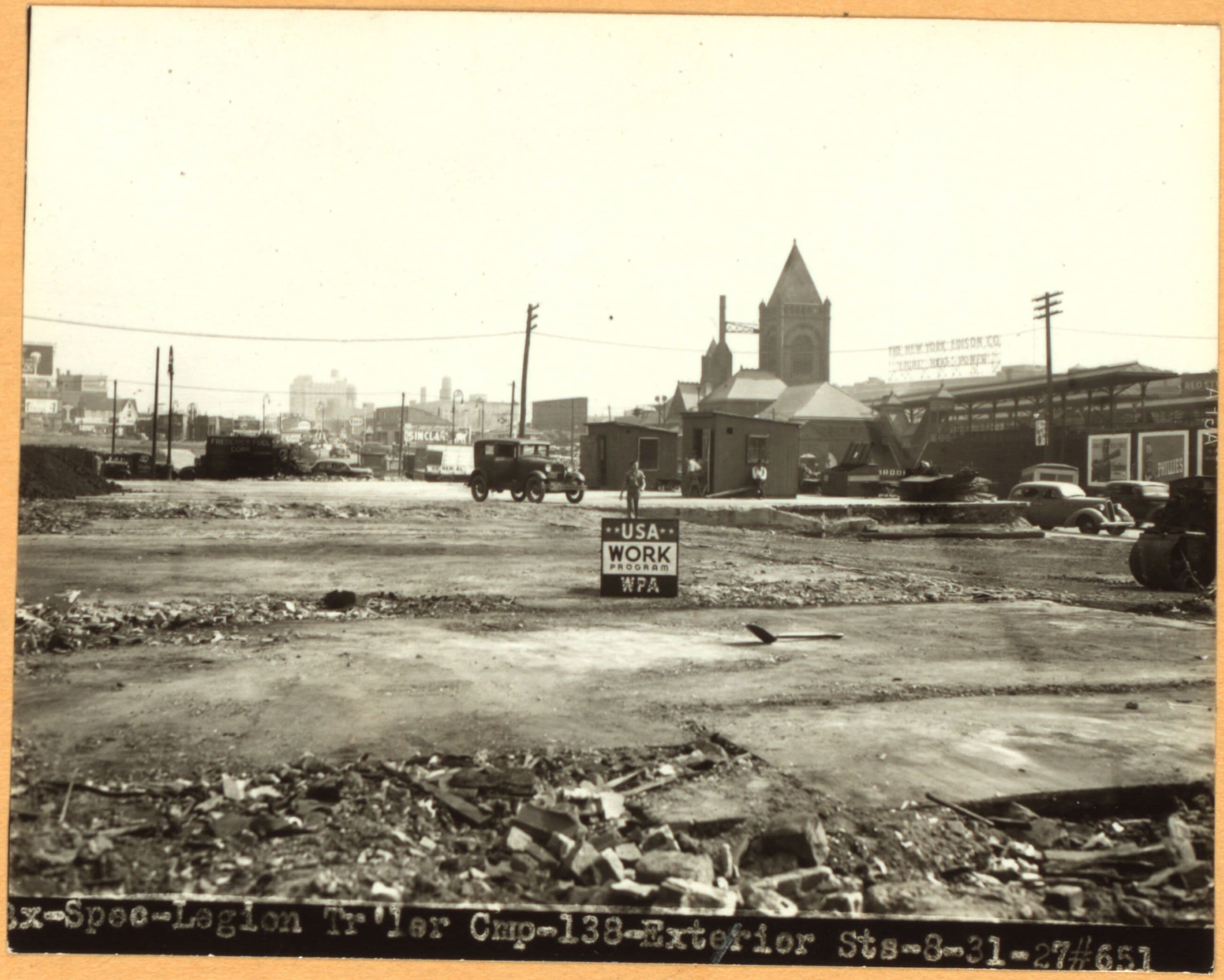 Bronx: 138th Street (East) - Exterior Street