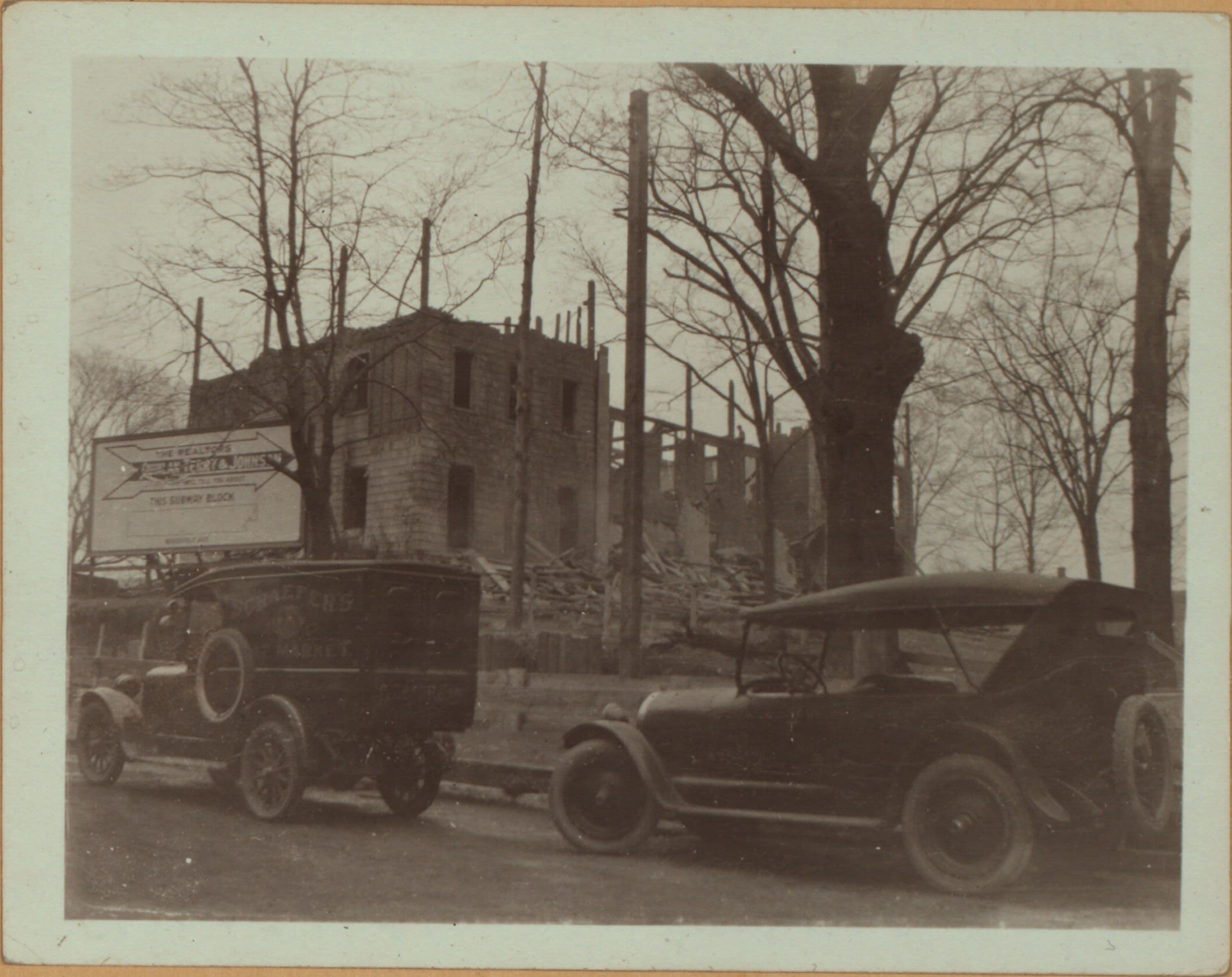 Queens: 40th Avenue - Main Street
