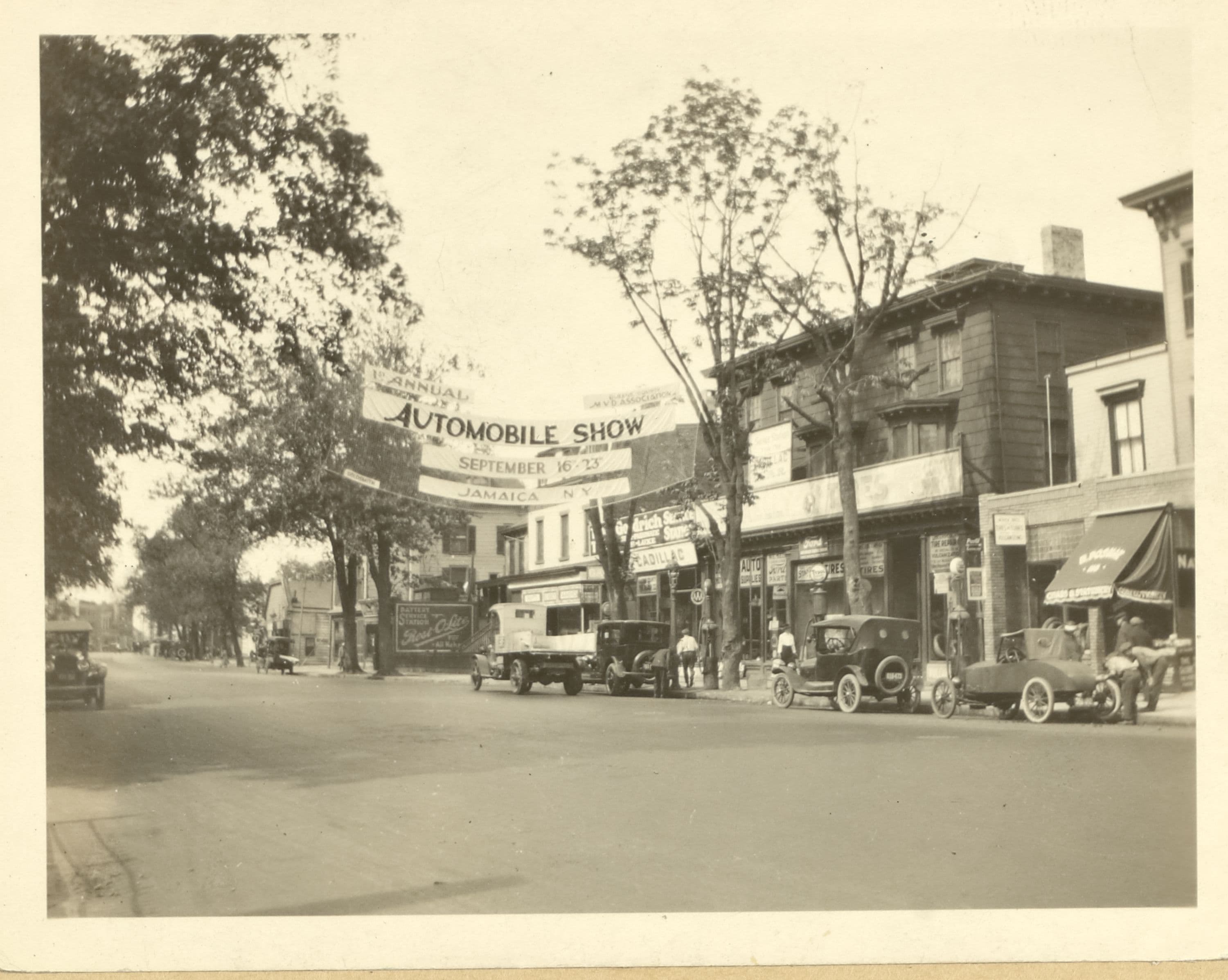 Queens: Northern Boulevard - Linden Place