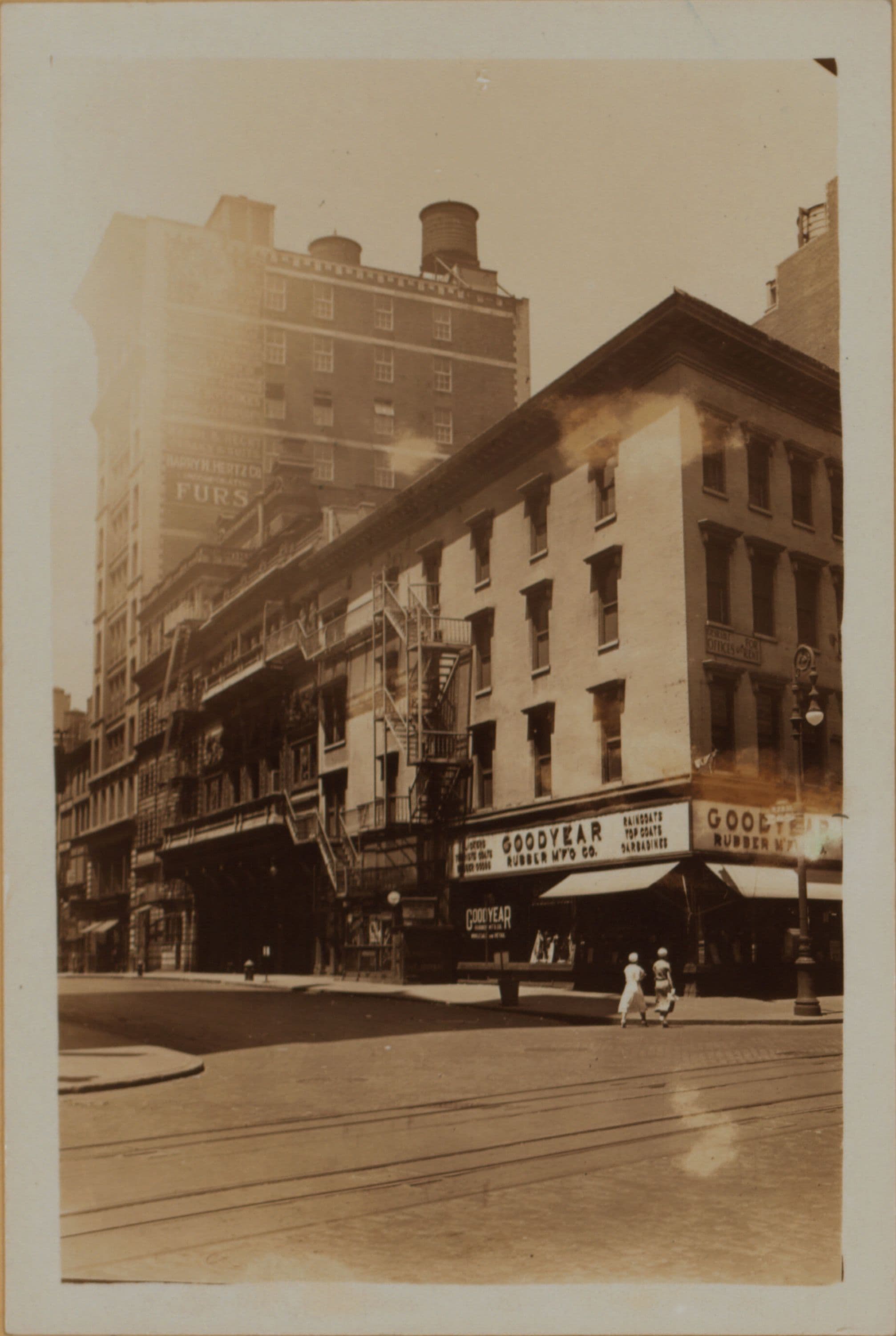 Manhattan: 28th Street - Broadway, 1928