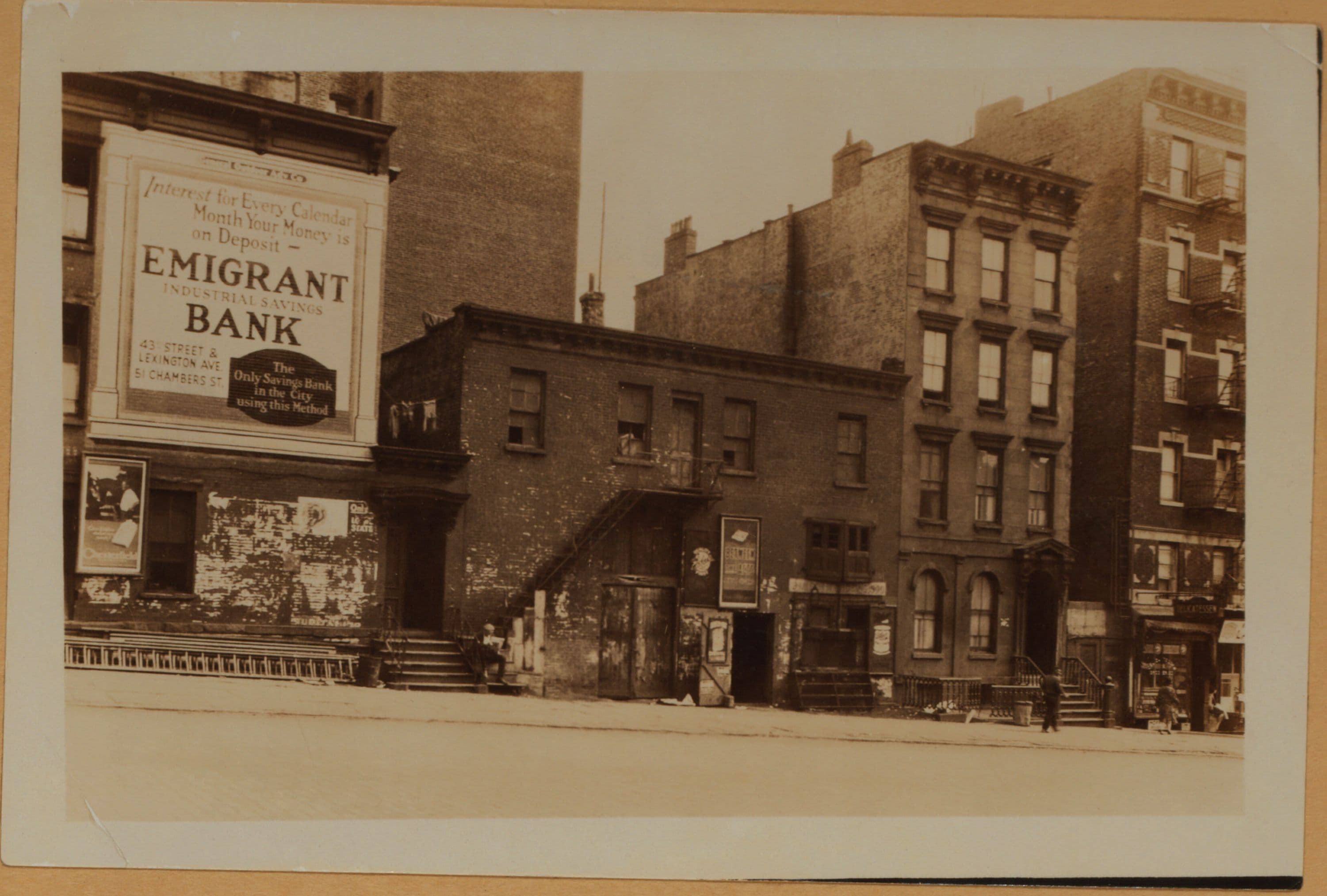 Manhattan: 1st Ave. - 50th St. E.
